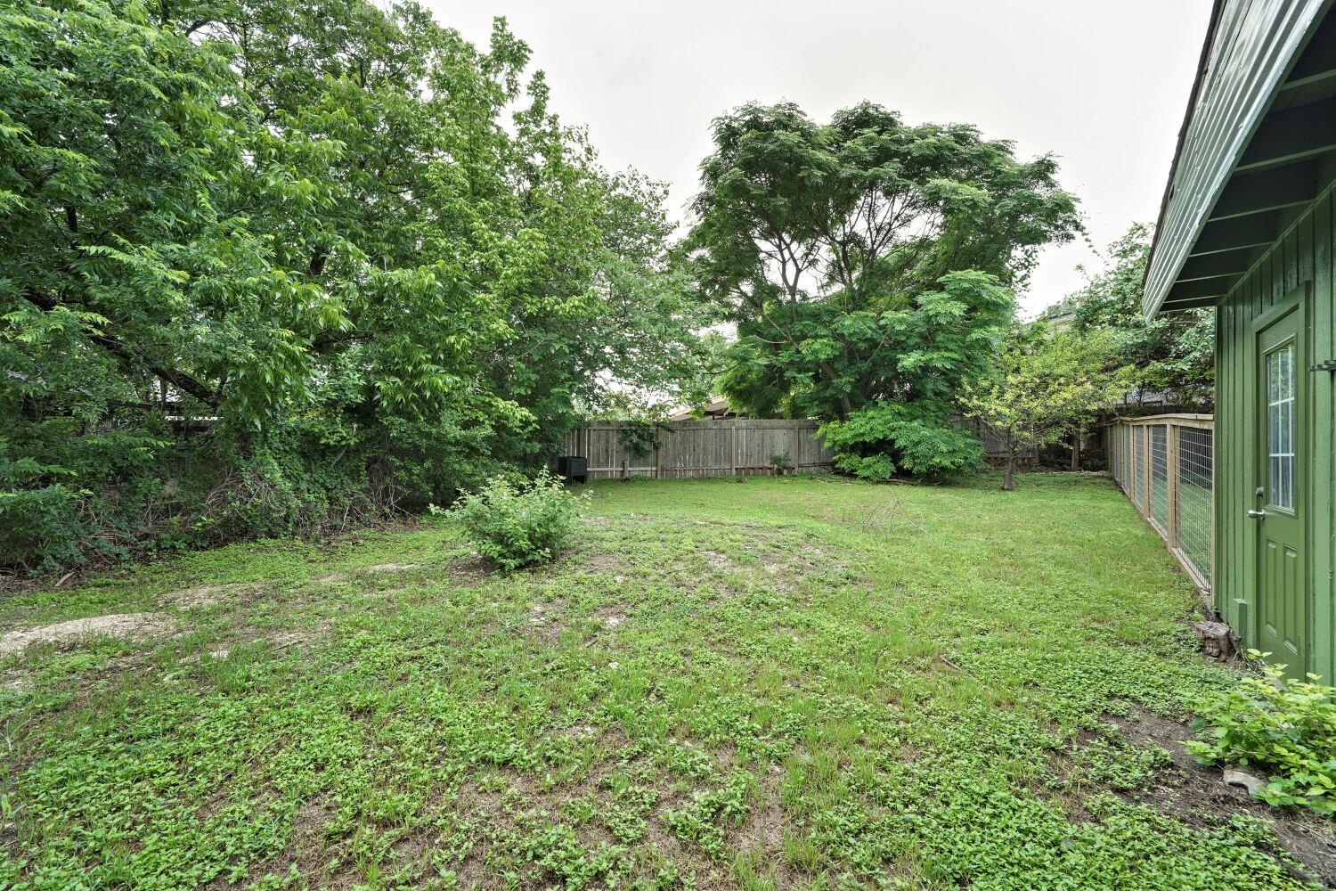 903 Aurora Cir #b Property Photo 19