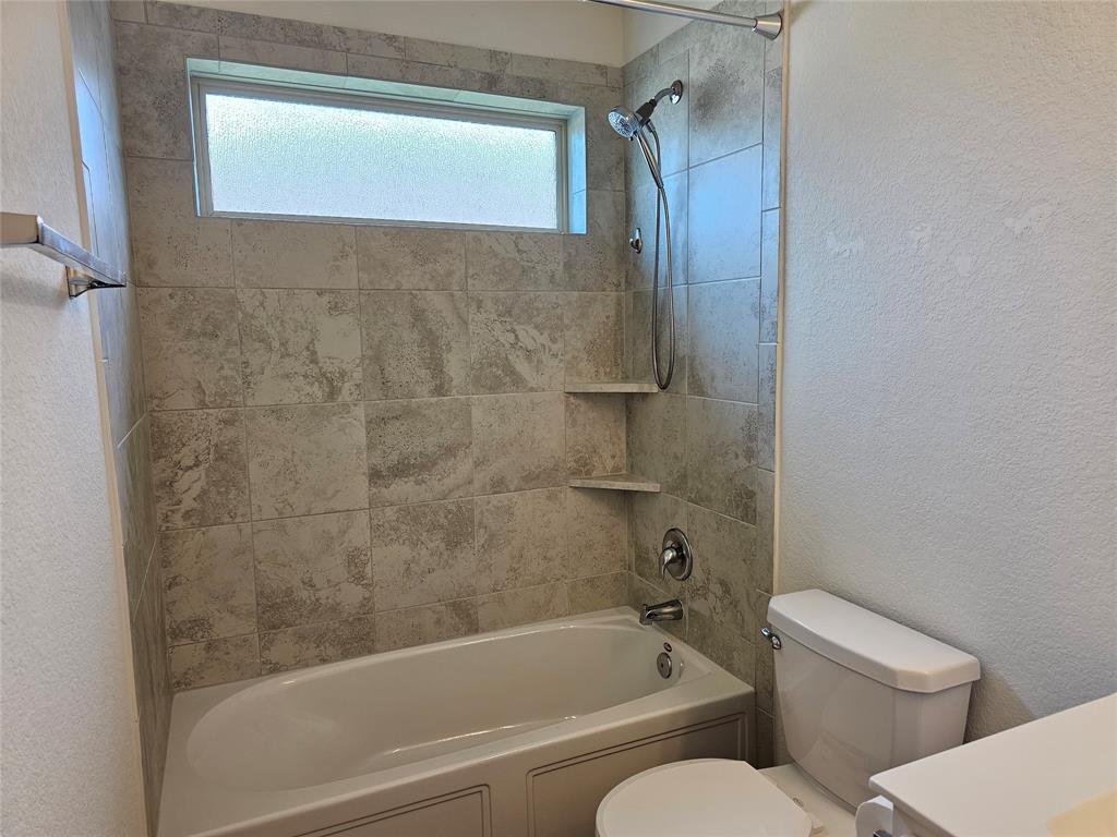 21408 Bird Wing Dr Property Photo 6
