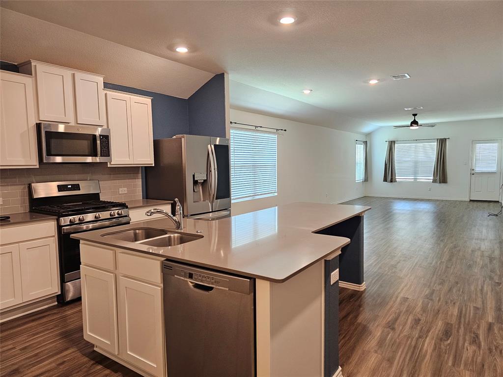 21408 Bird Wing Dr Property Photo 8