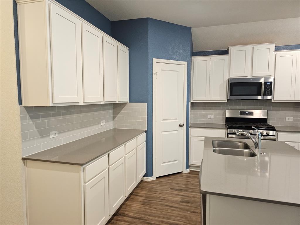 21408 Bird Wing Dr Property Photo 9