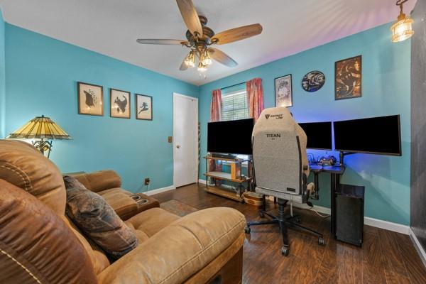 120 Holland St Property Photo 3