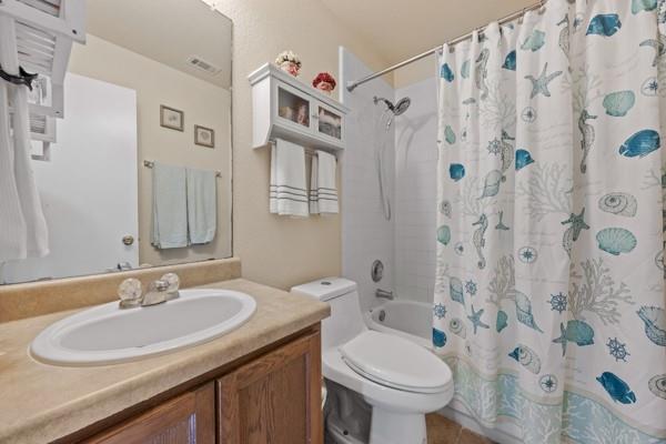 120 Holland St Property Photo 5