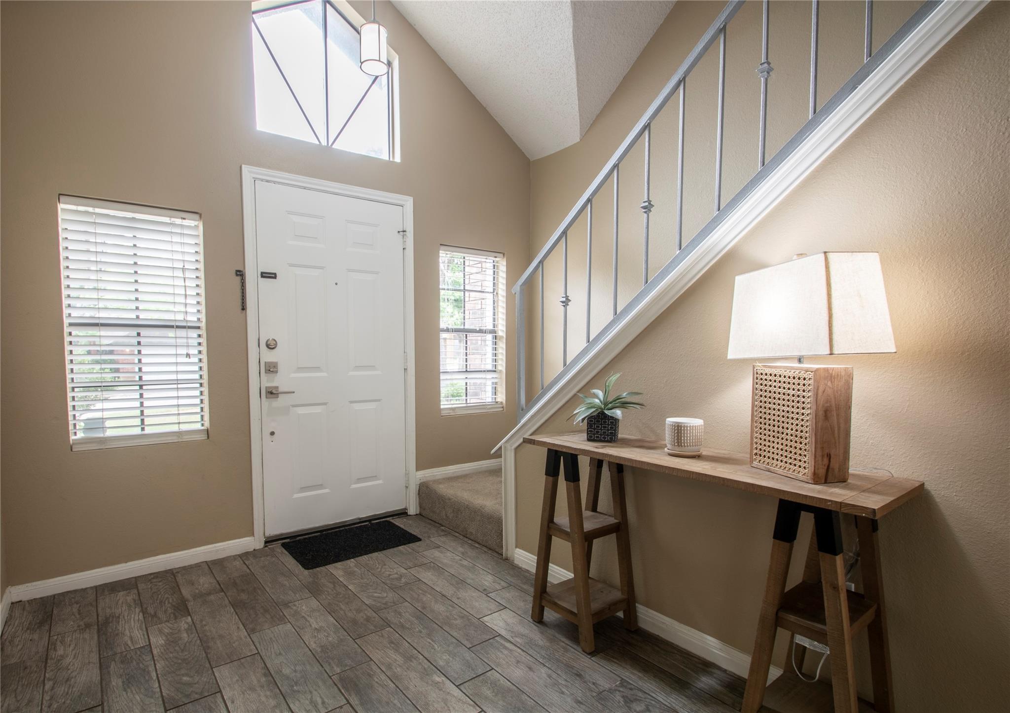 2108 Warfield Way Property Photo 2