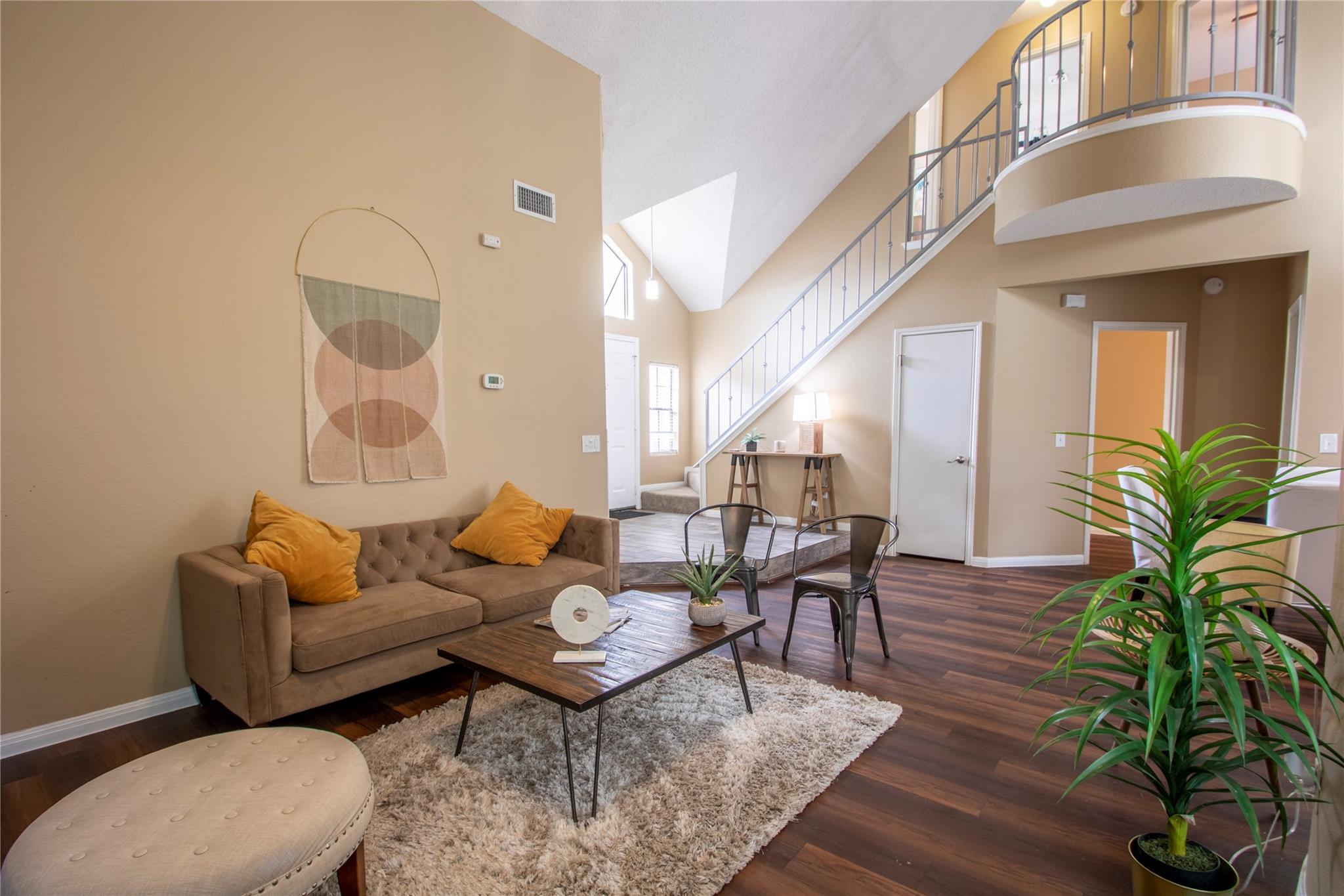 2108 Warfield Way Property Photo 7