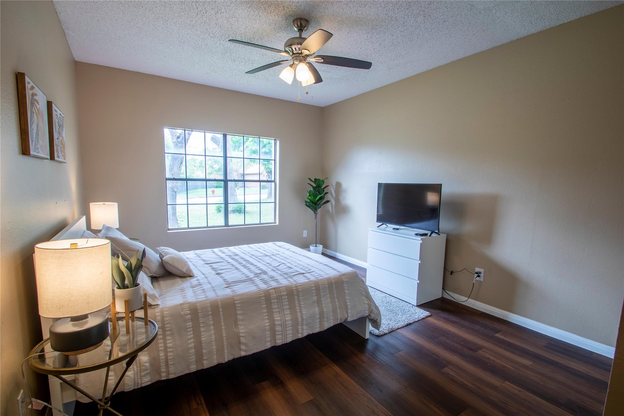 2108 Warfield Way Property Photo 11