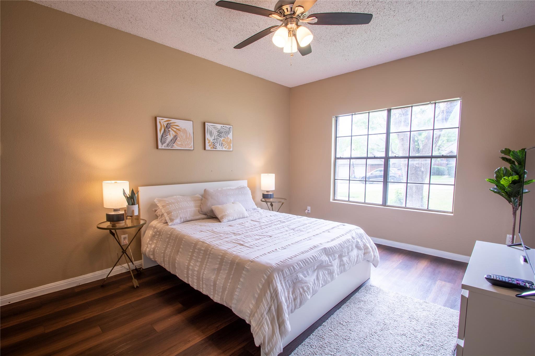 2108 Warfield Way Property Photo 12