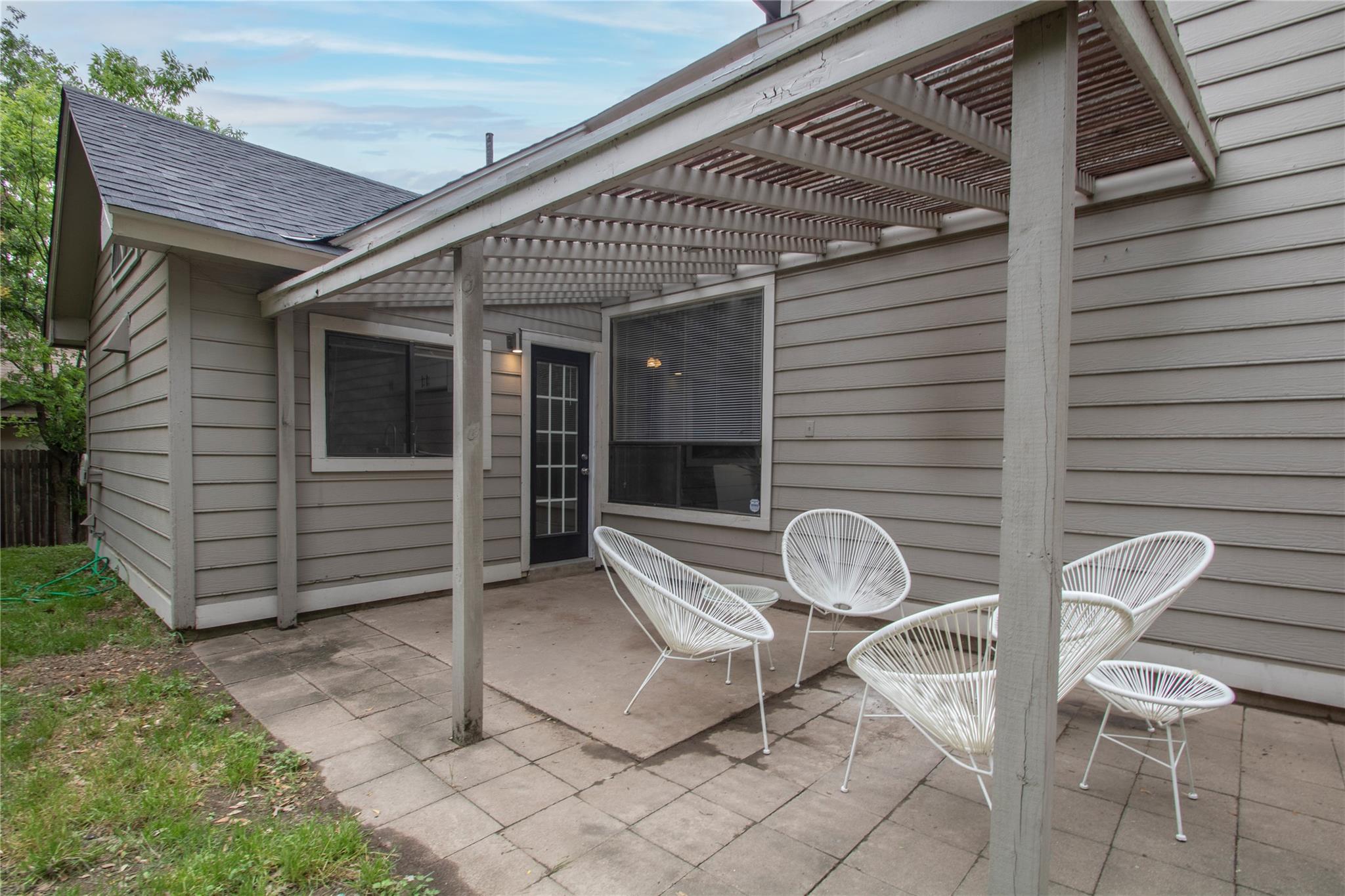 2108 Warfield Way Property Photo 18