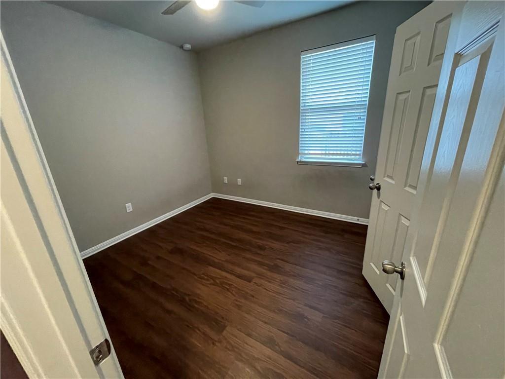303 Eagle Brook Ln Property Photo 6