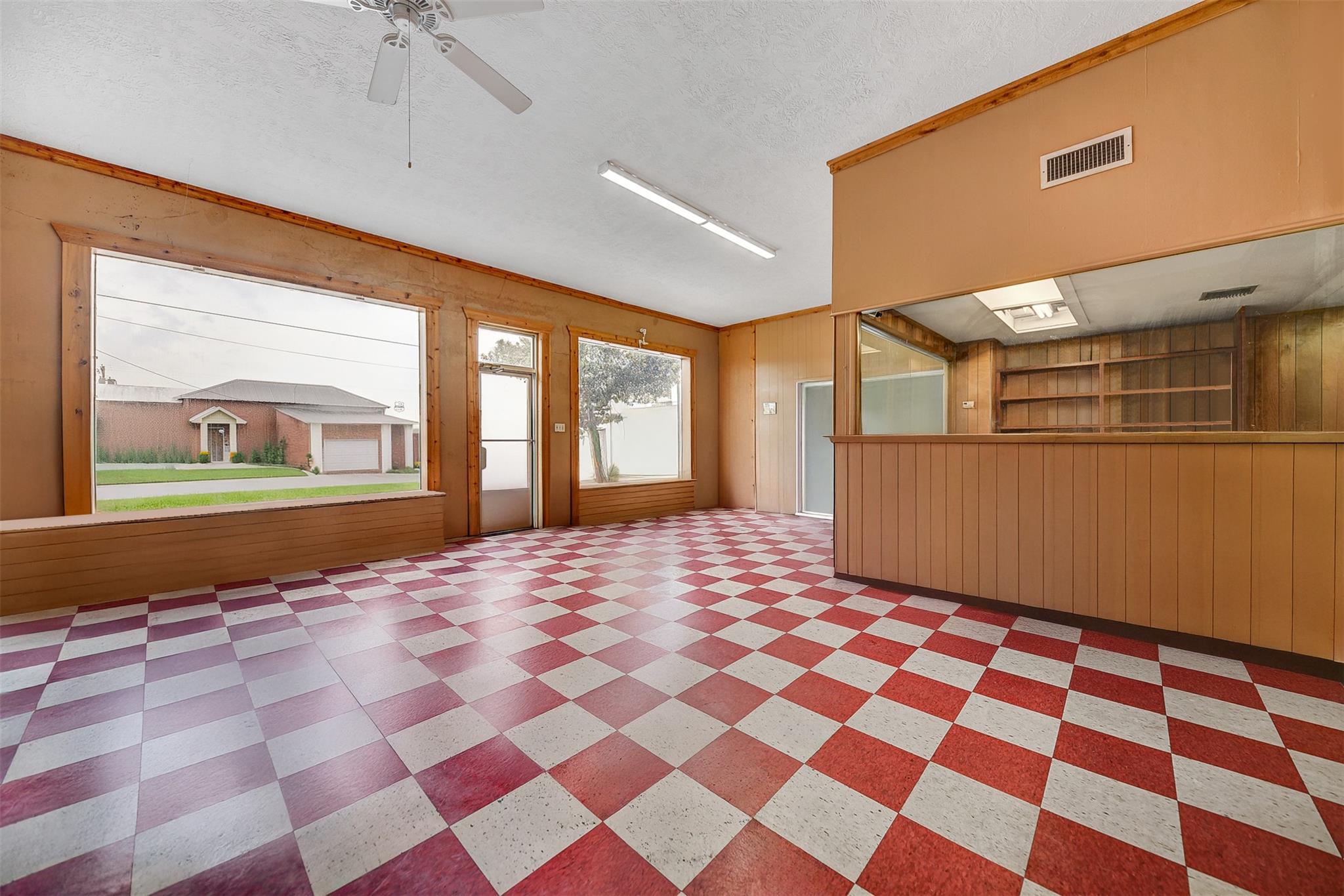 307 E Alamo St Property Photo 12