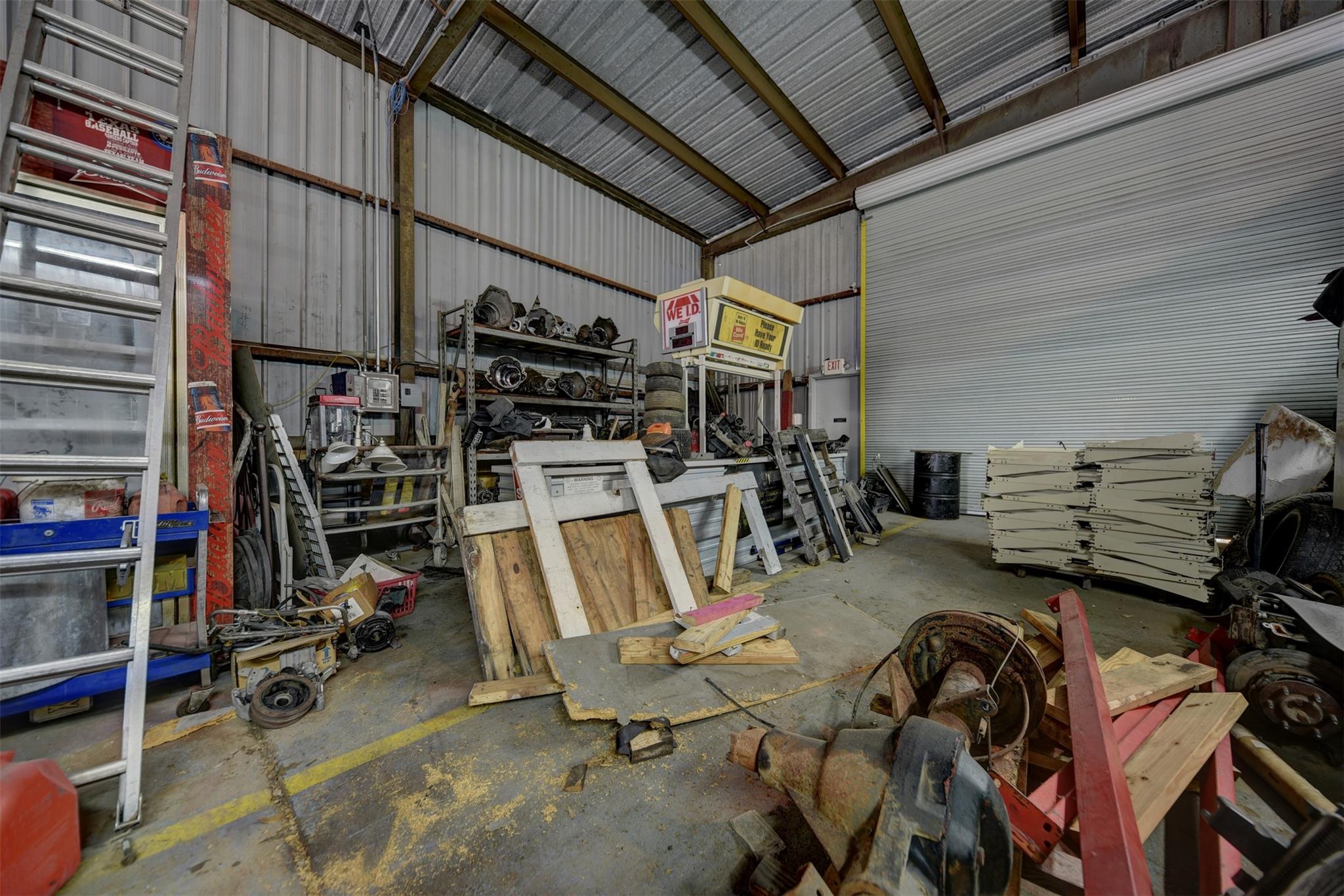 307 E Alamo St Property Photo 17