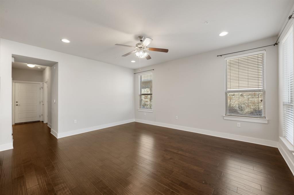 13800 Lyndhurst St #326 Property Photo 4