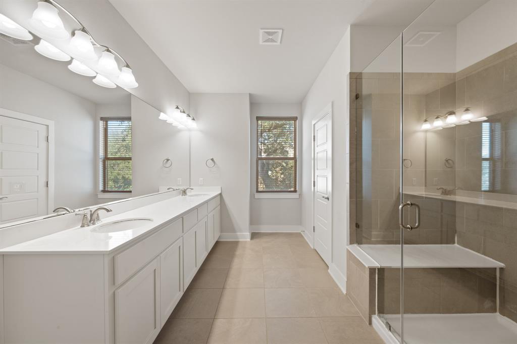 13800 Lyndhurst St #326 Property Photo 18