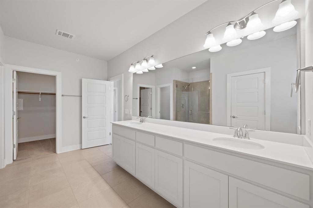 13800 Lyndhurst St #326 Property Photo 20