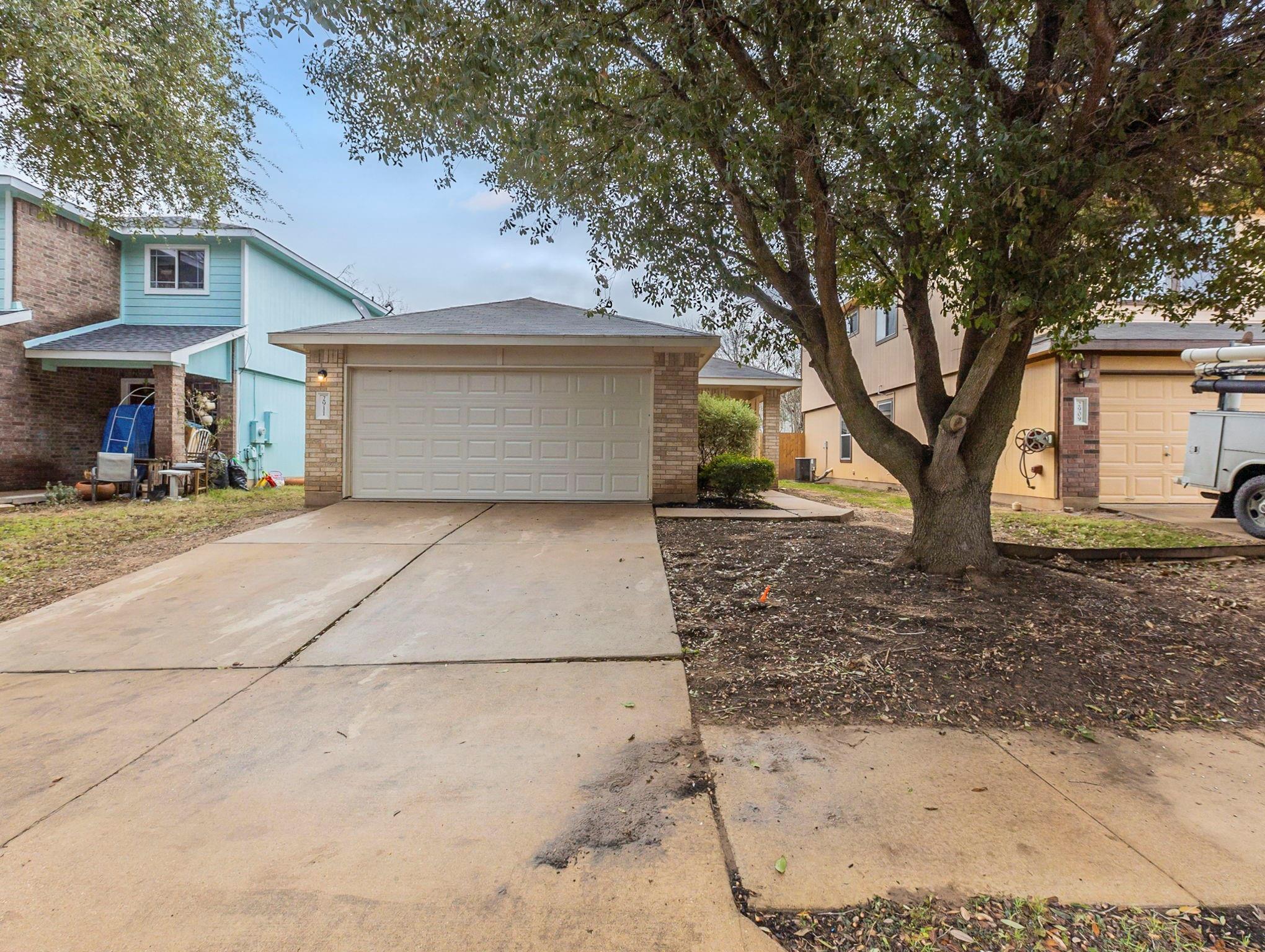 2911 Crownover St Property Photo