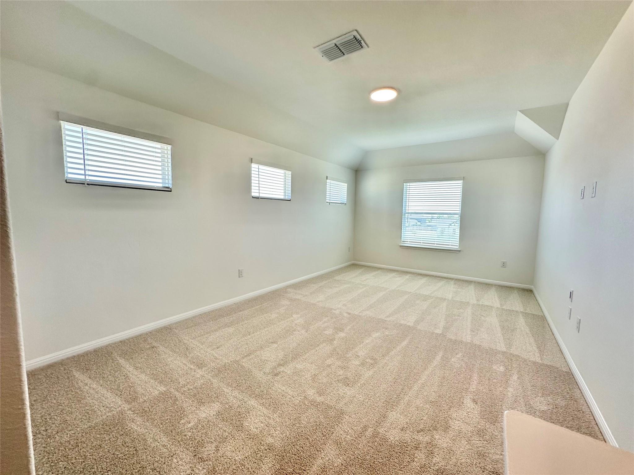 185 Young St Property Photo 5