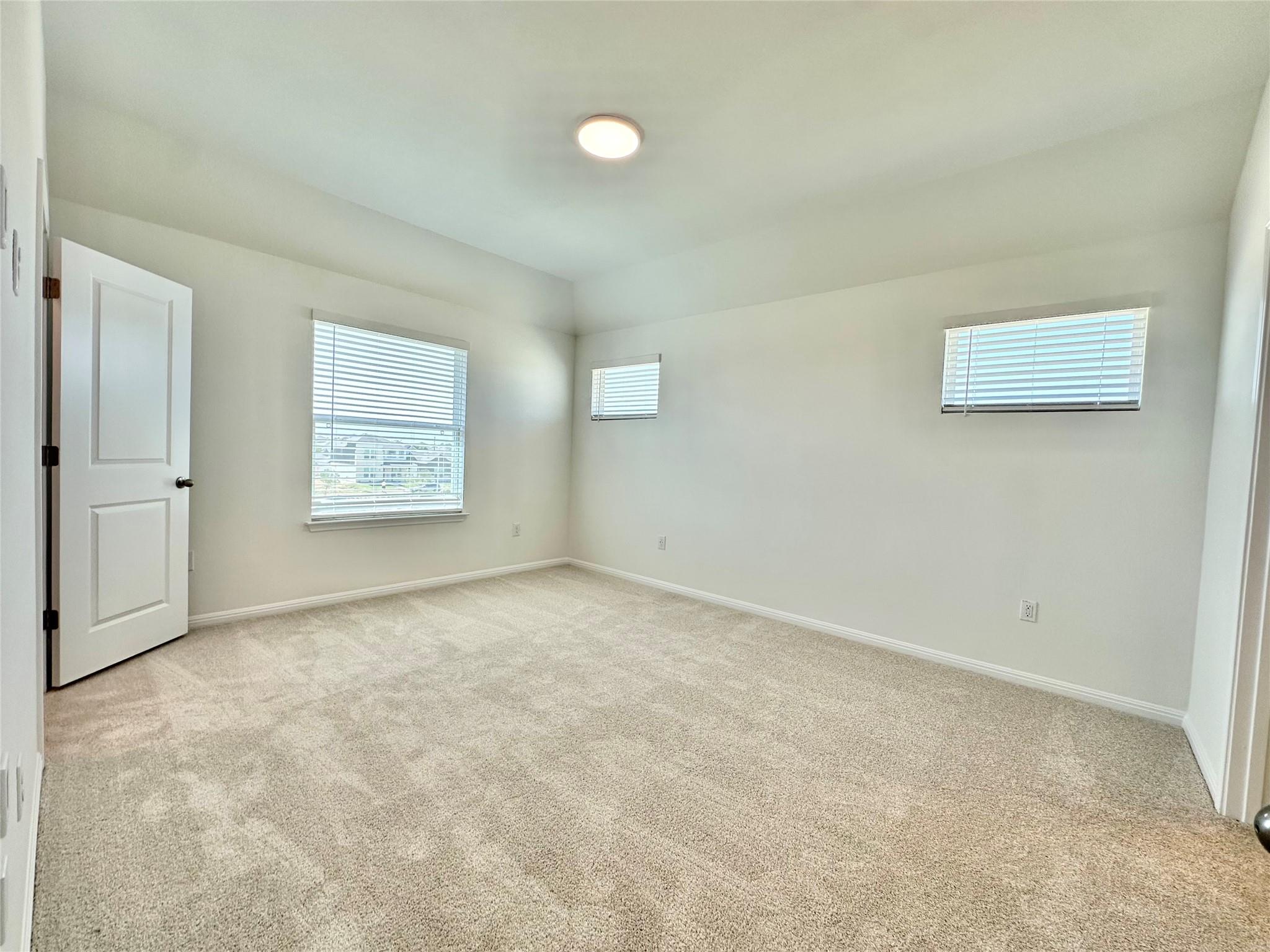 185 Young St Property Photo 7