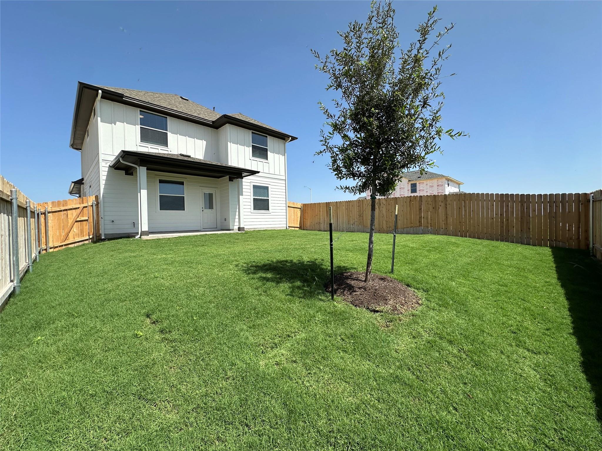 185 Young St Property Photo 11