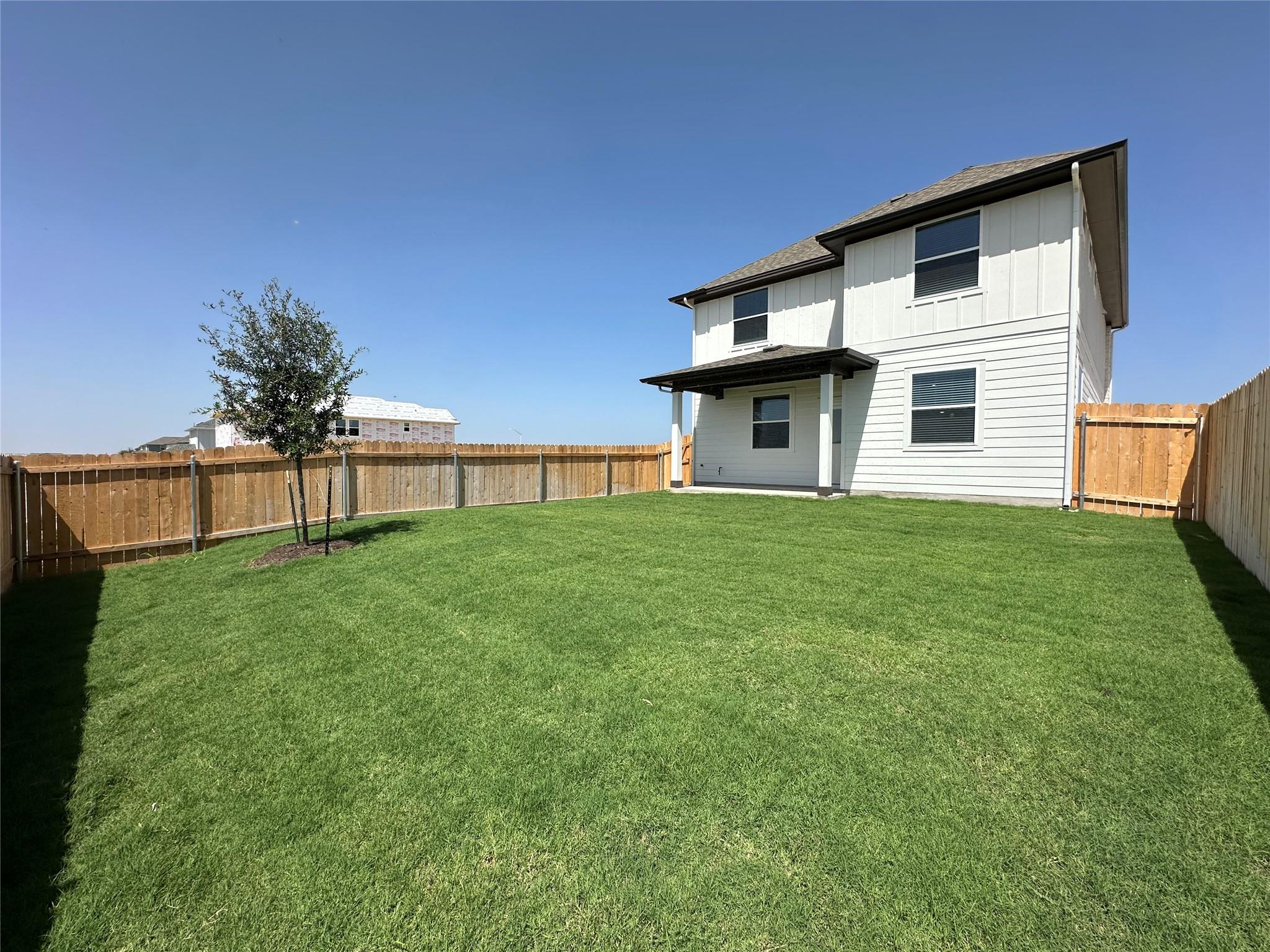 185 Young St Property Photo 12