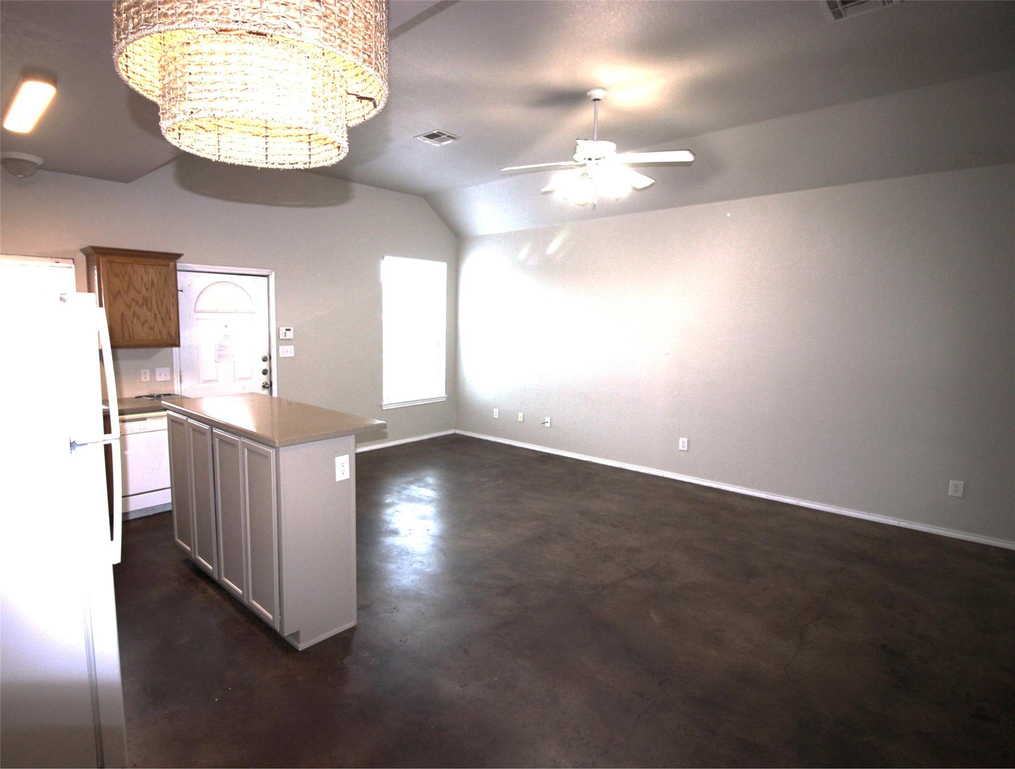 1912 S 15th Unit A St S #a Property Photo 3