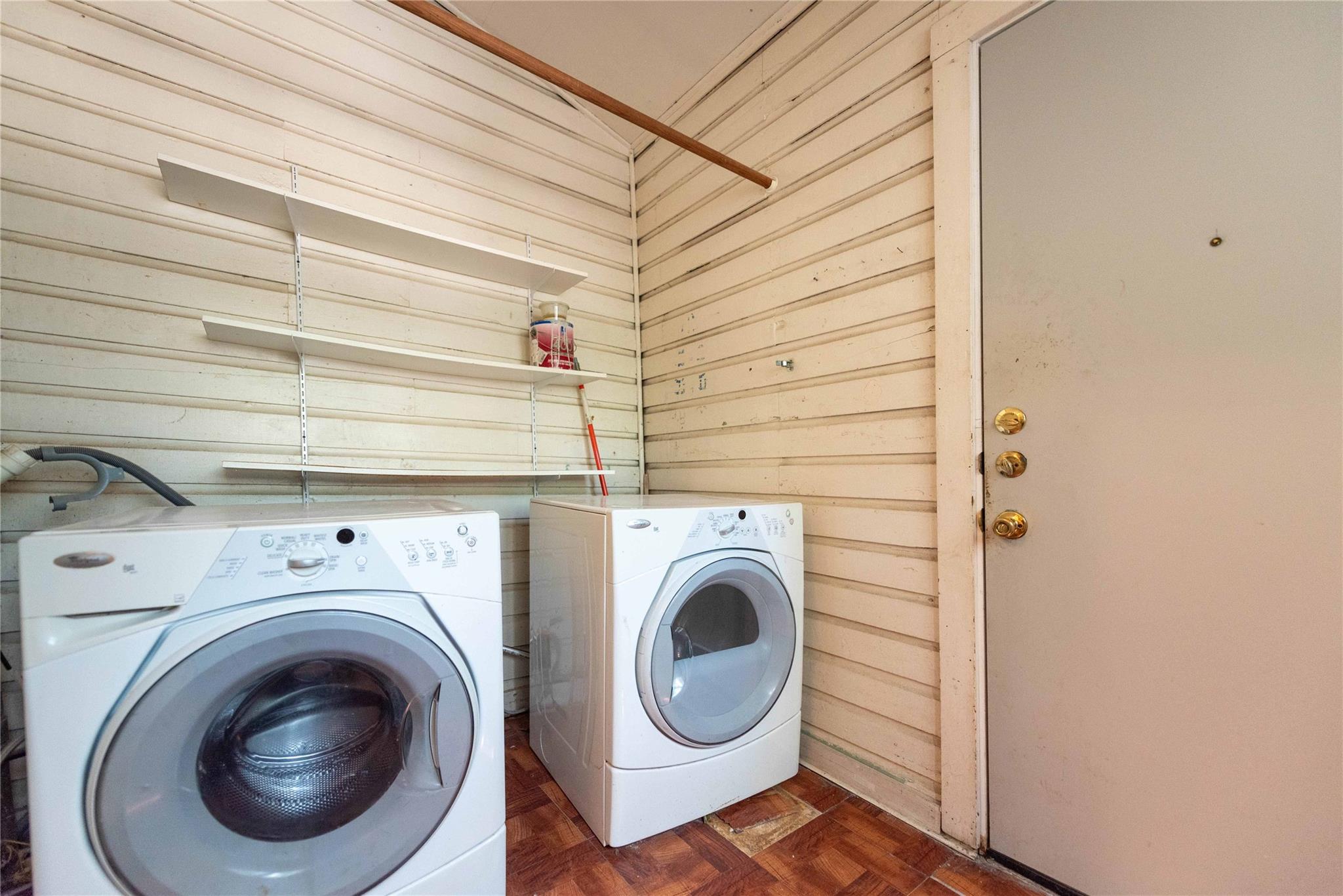 218 W 51st Street St Property Photo 7