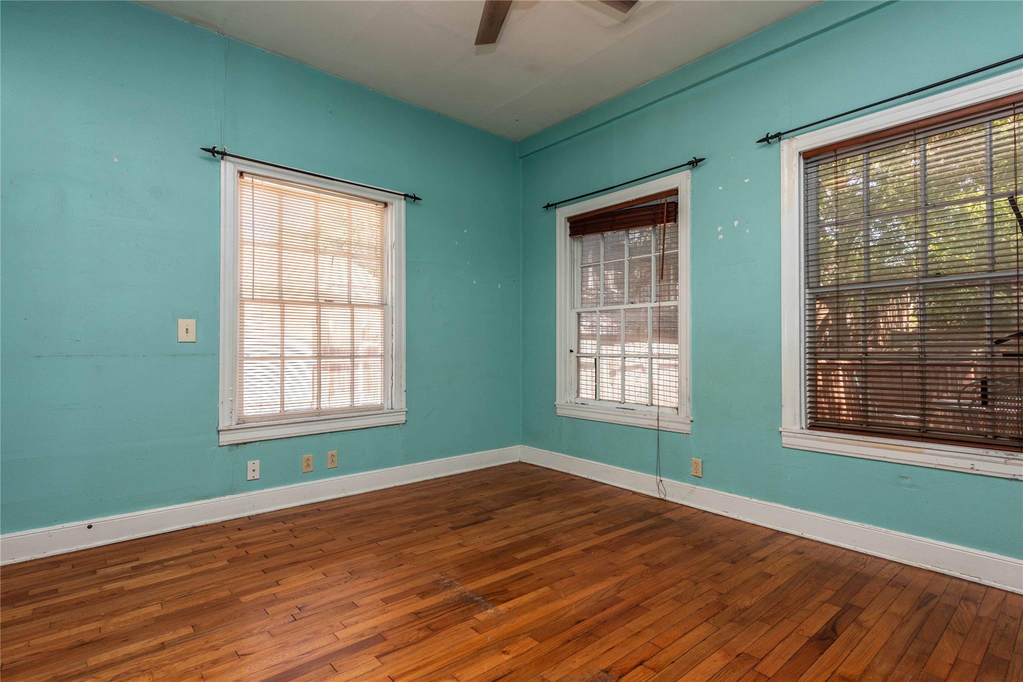 218 W 51st Street St Property Photo 18