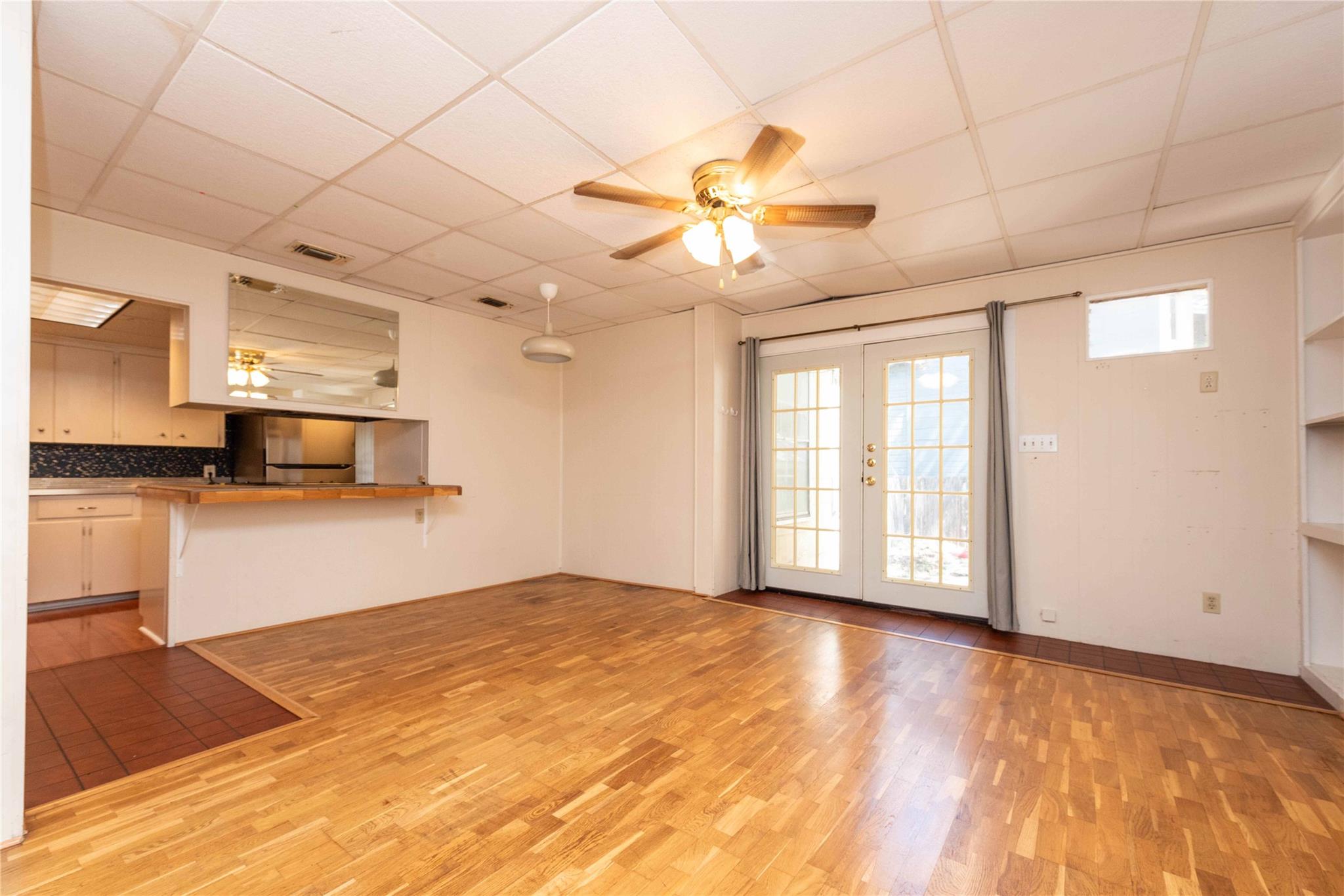 218 W 51st Street St Property Photo 25