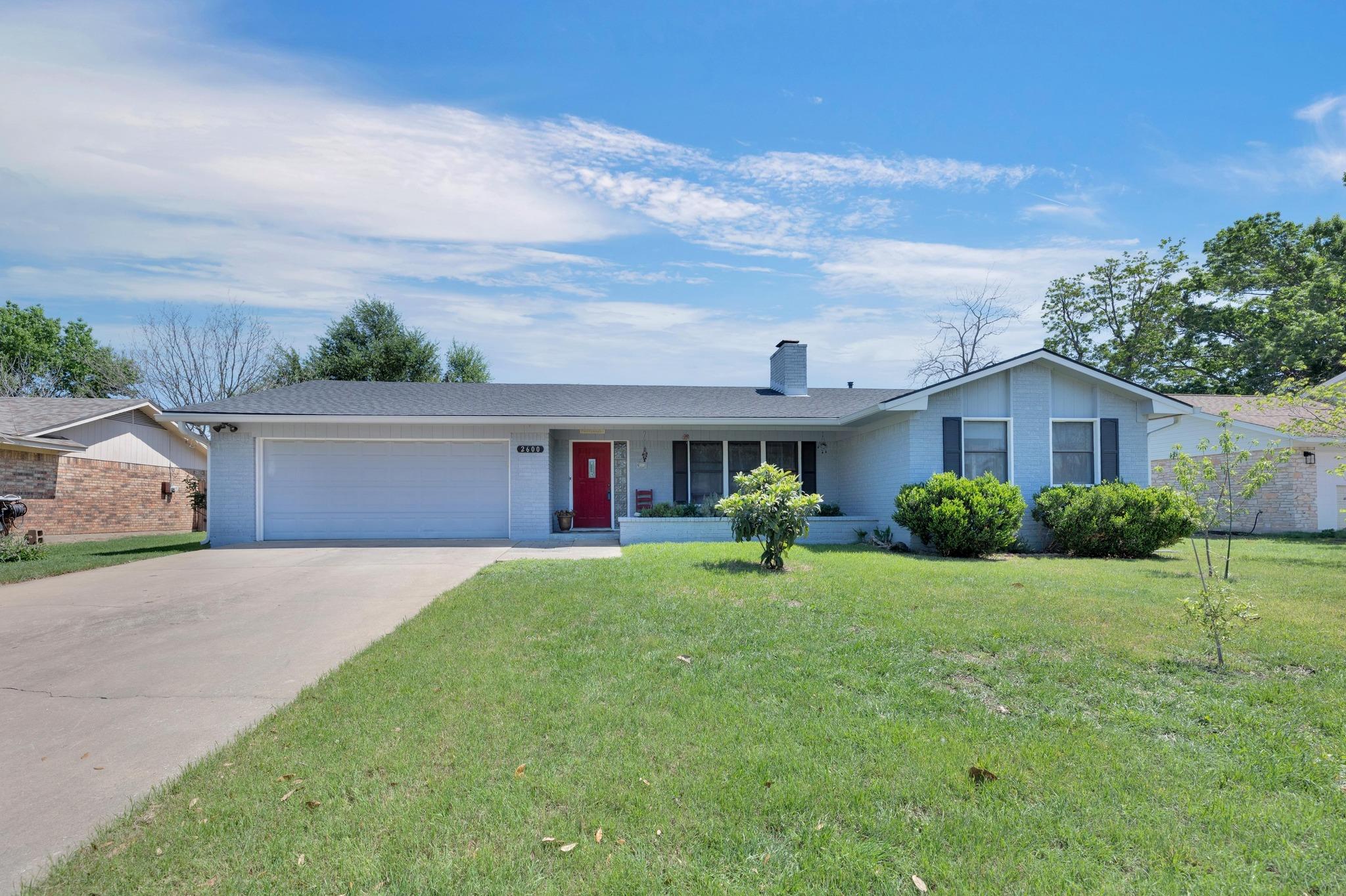 2600 Donna Dr Property Photo