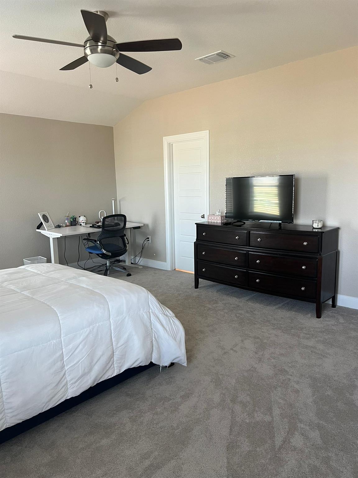 4600 Colmar Dr Property Photo 15