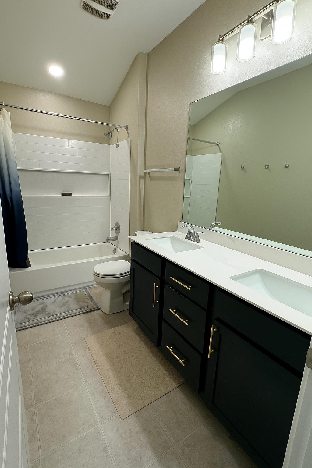 4600 Colmar Dr Property Photo 24