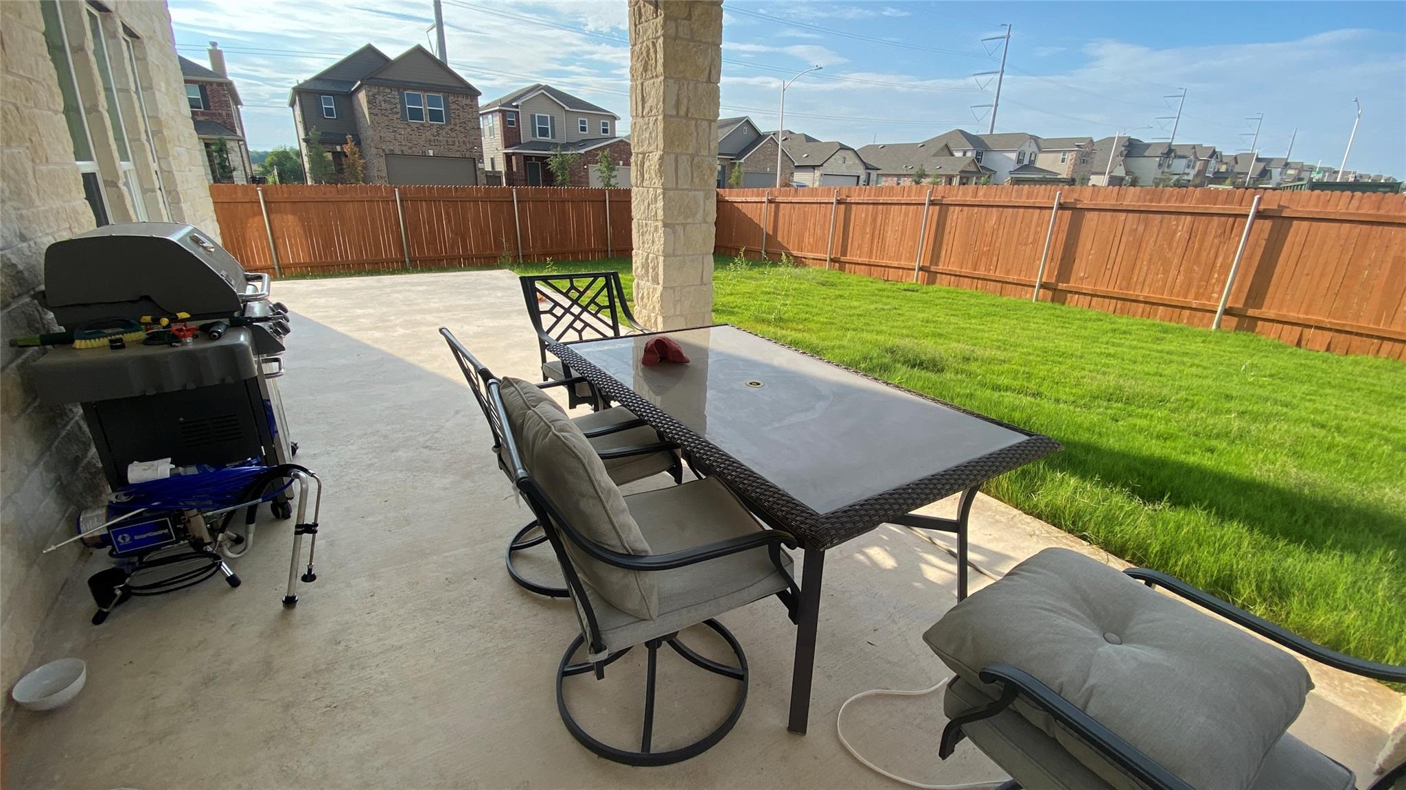 4600 Colmar Dr Property Photo 27