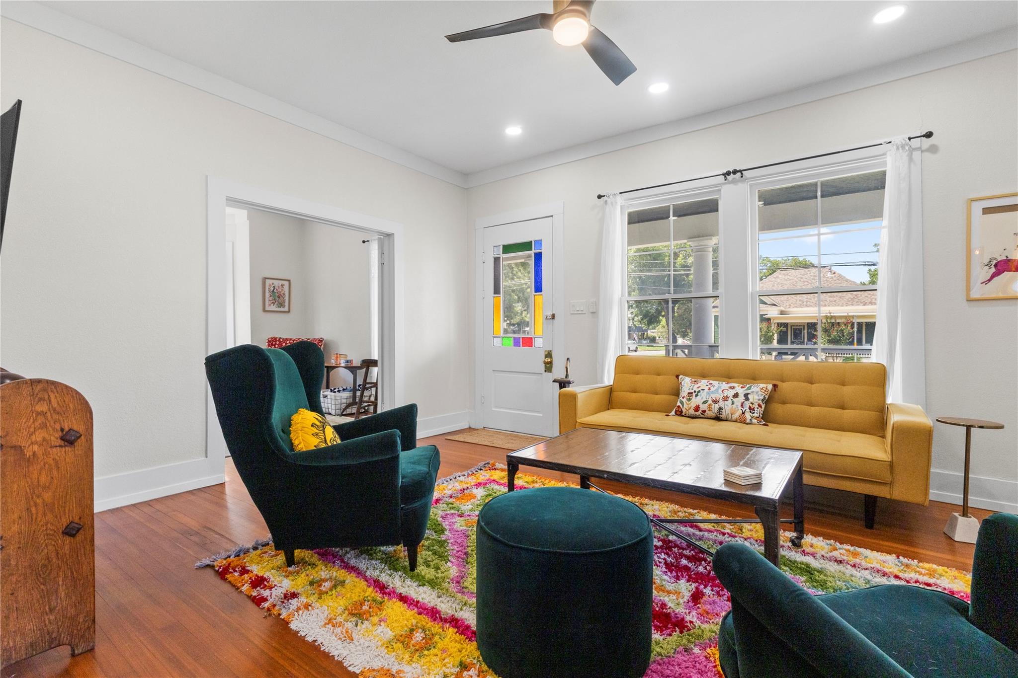 214 W University Ave Property Photo 8