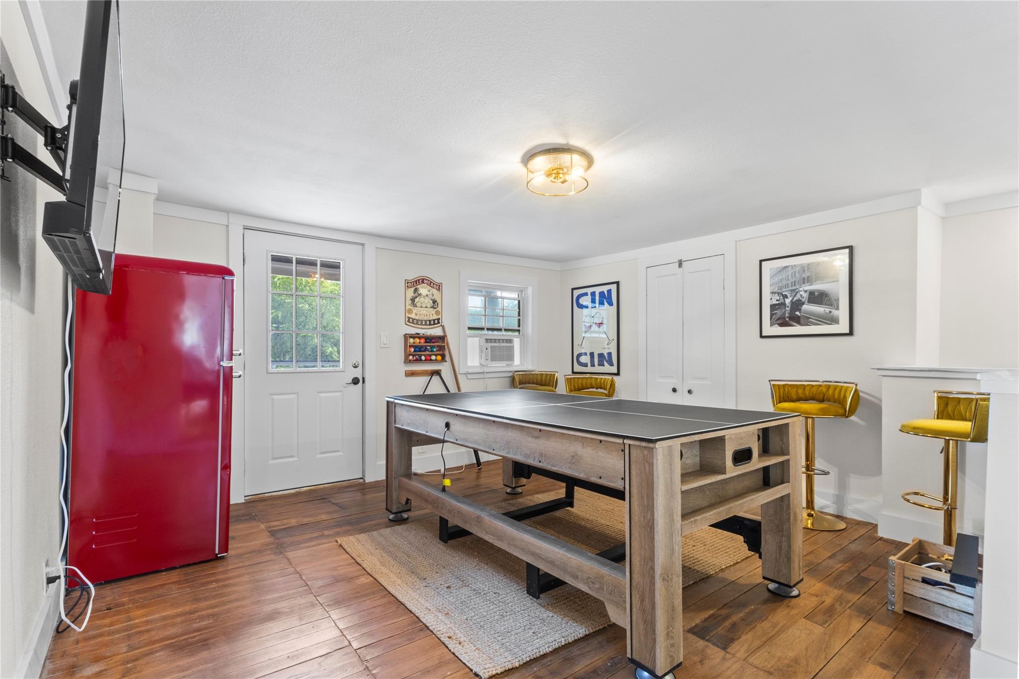 214 W University Ave Property Photo 24