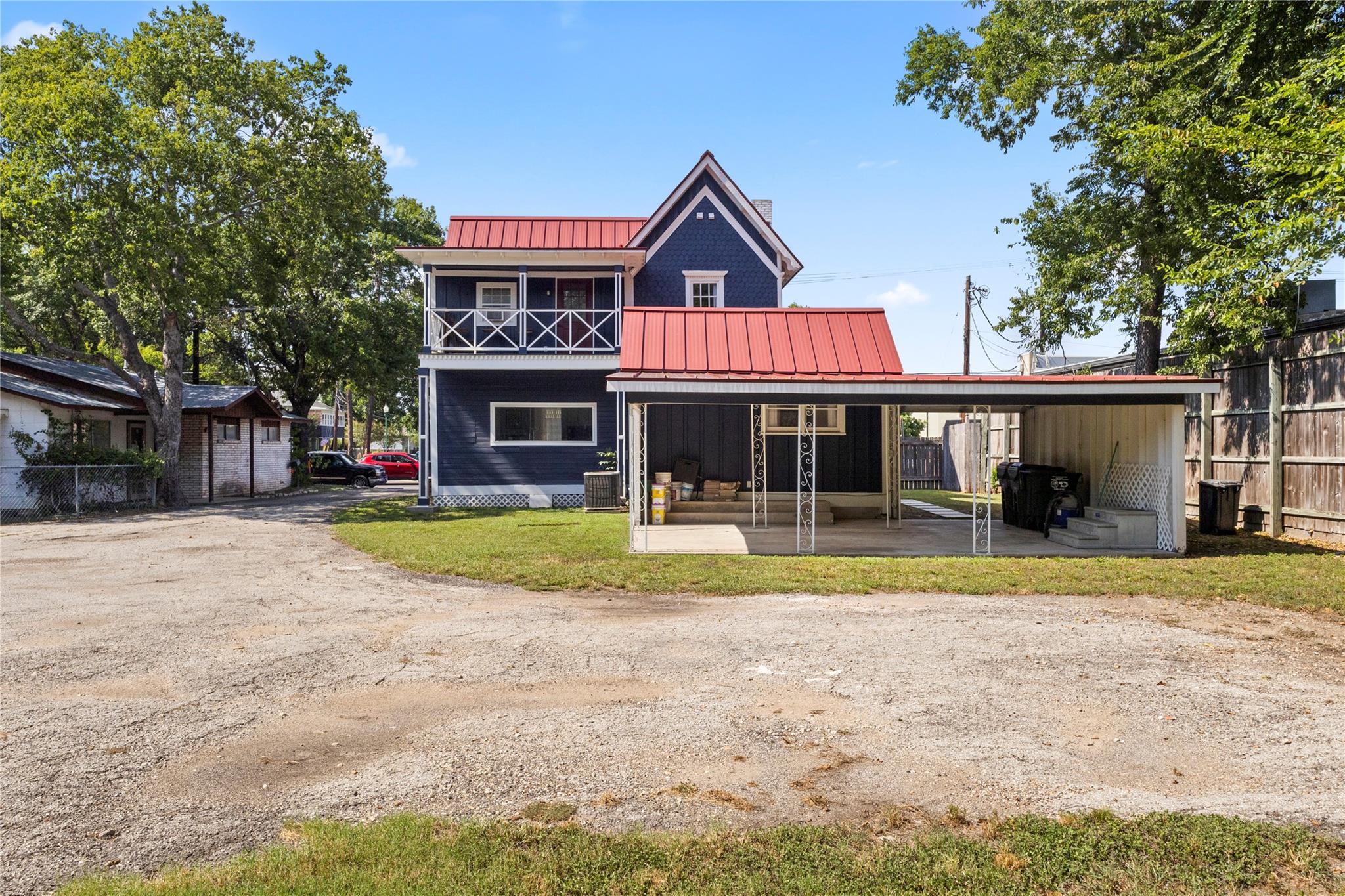 214 W University Ave Property Photo 33