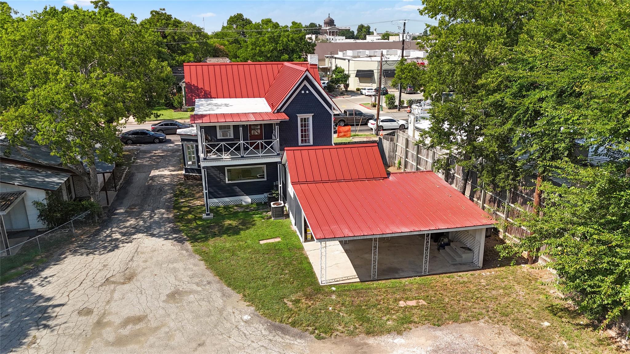 214 W University Ave Property Photo 34