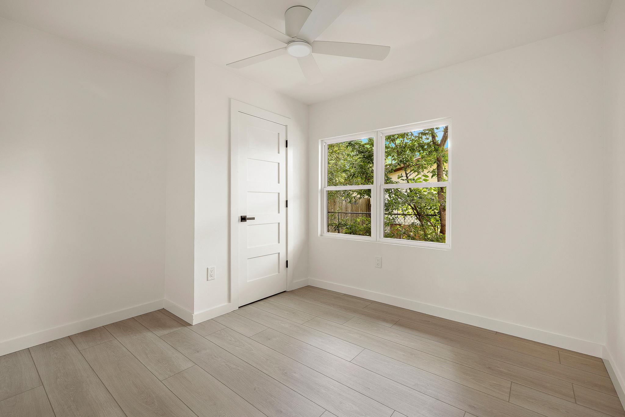 1400 Glencrest Dr Property Photo 18