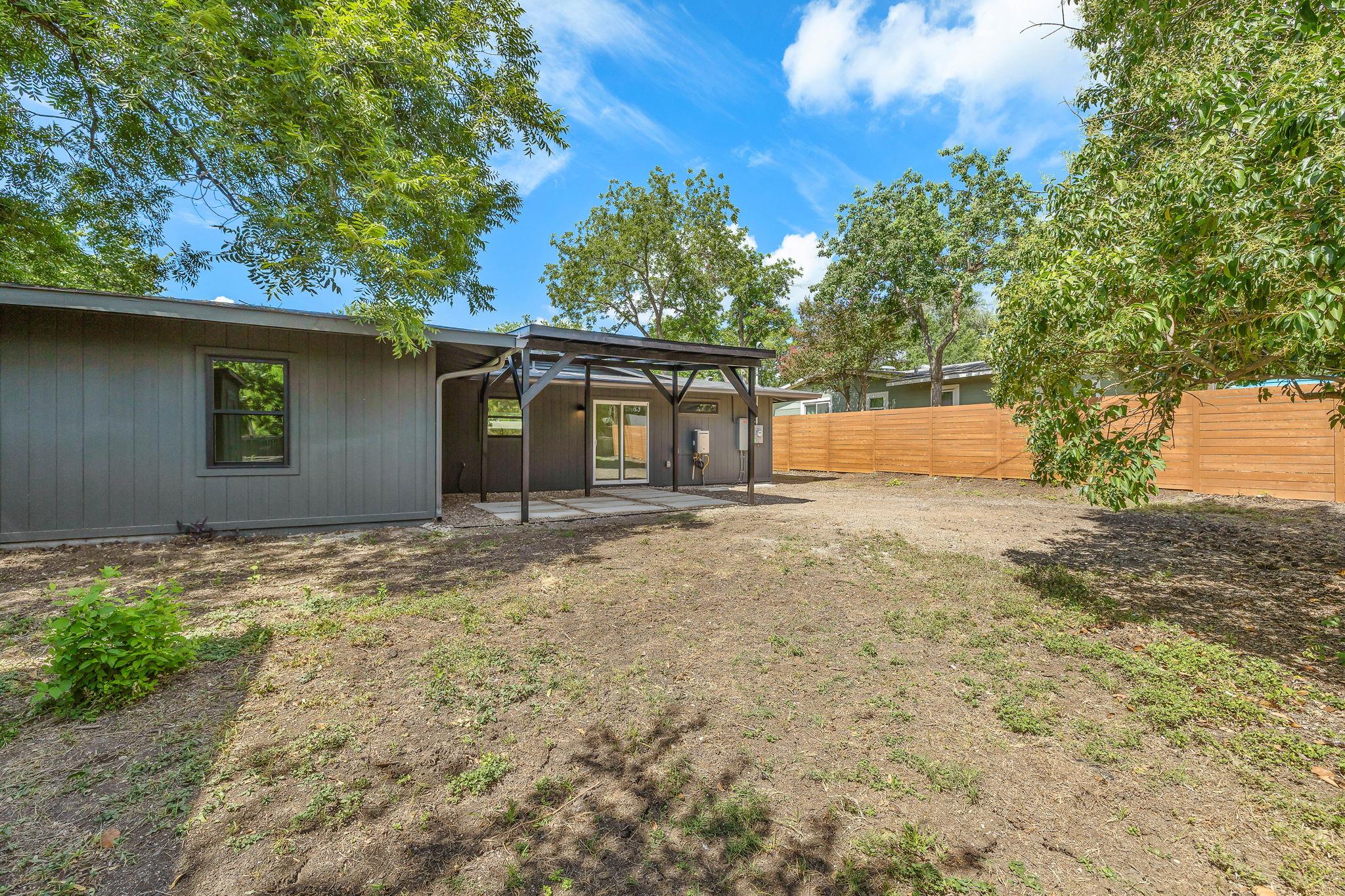 1400 Glencrest Dr Property Photo 22