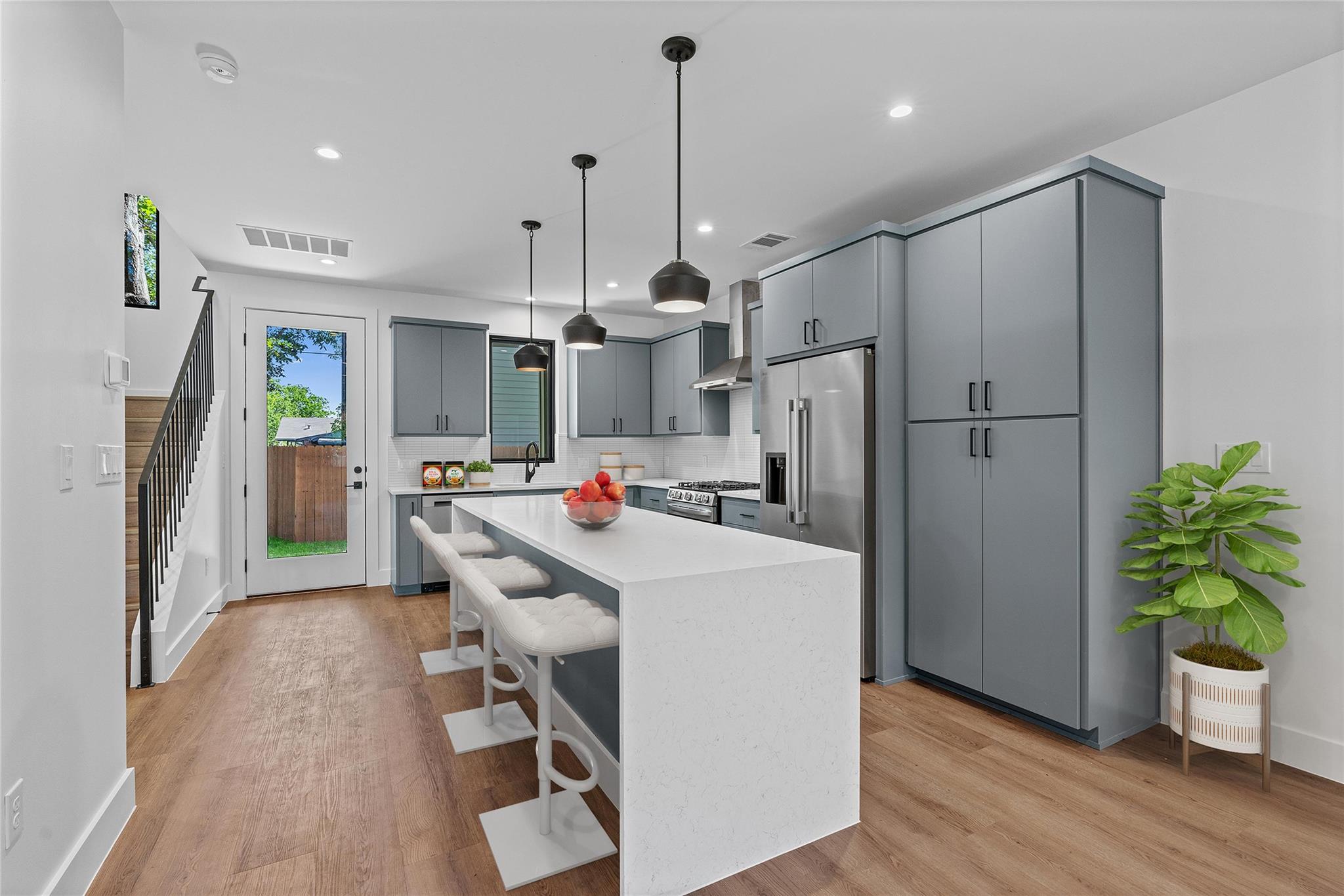 1402 Beckett St Property Photo 3
