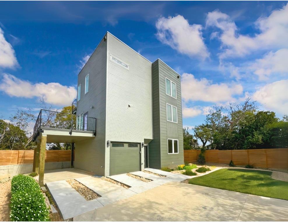 2309 Montopolis Dr #8 Property Photo 1