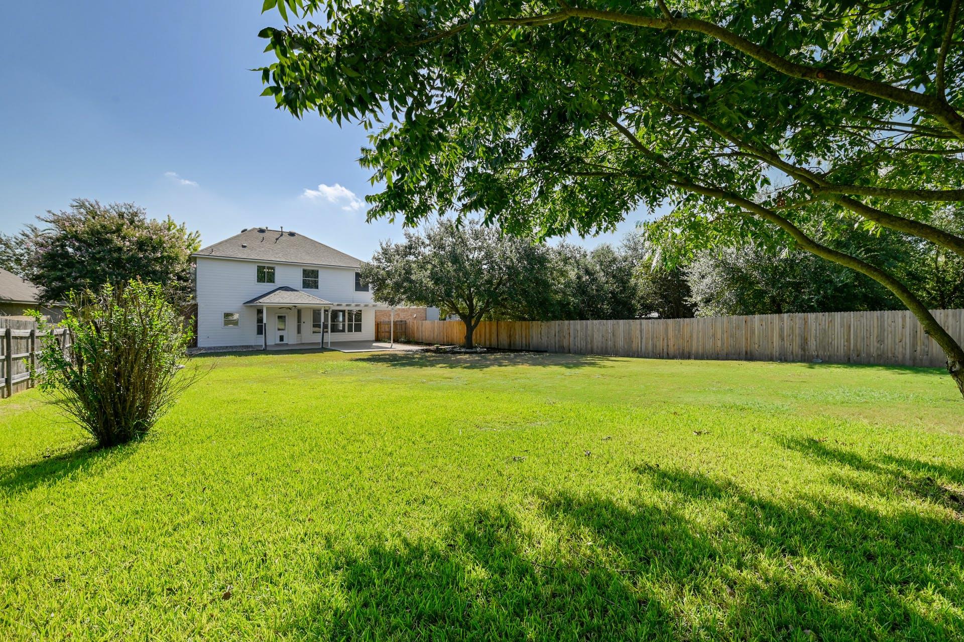20308 Farm Pond Ln Property Photo 23