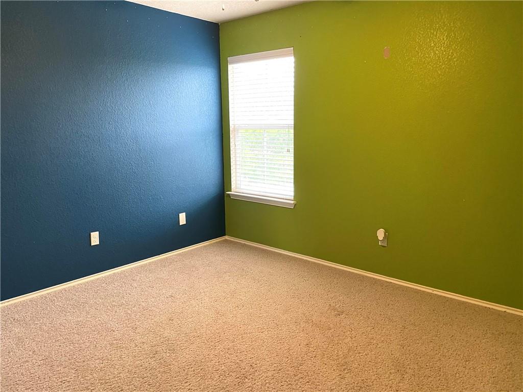 1010 Aiken Dr Property Photo 27