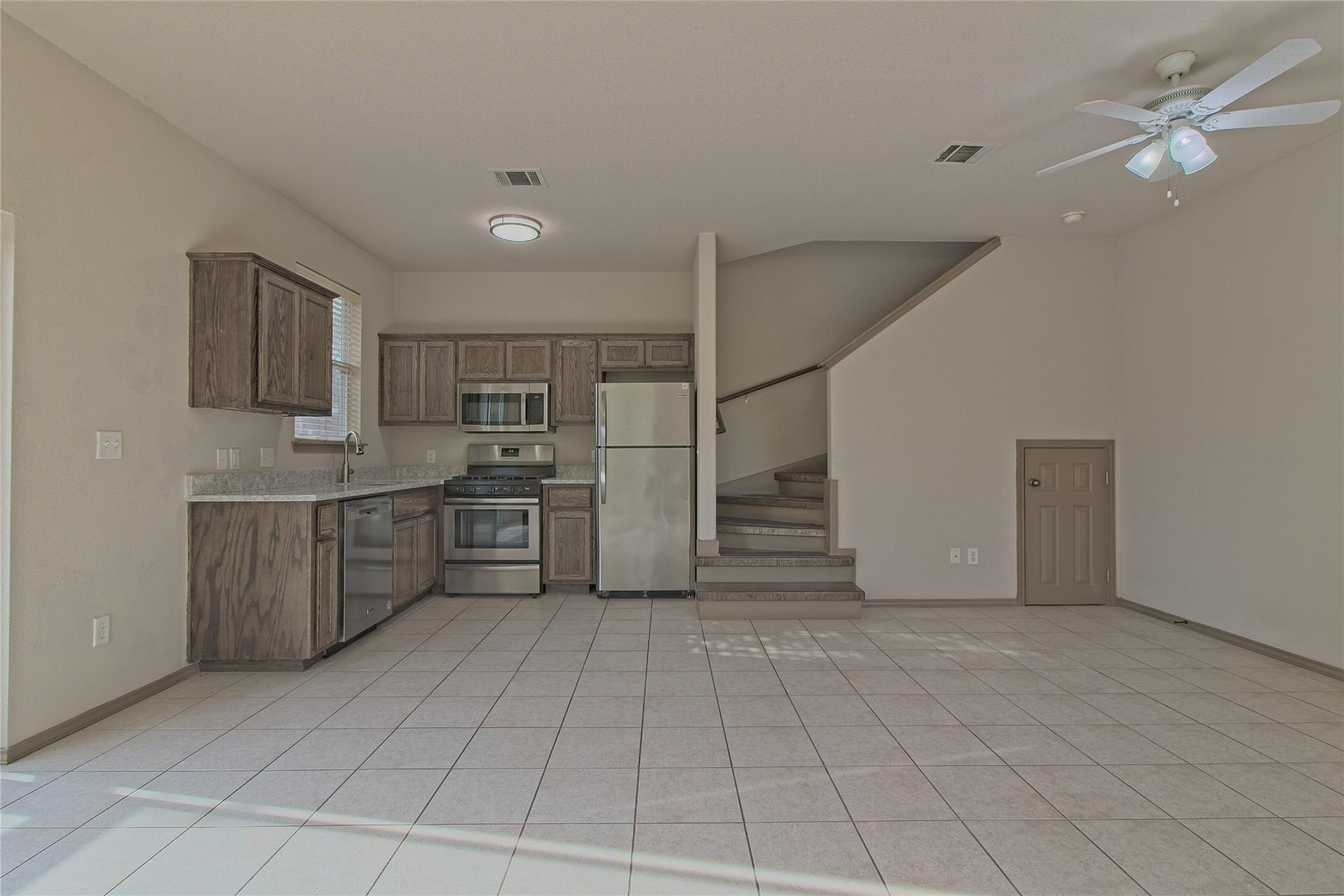 2903 Whisper Oaks Rd D Property Photo 5