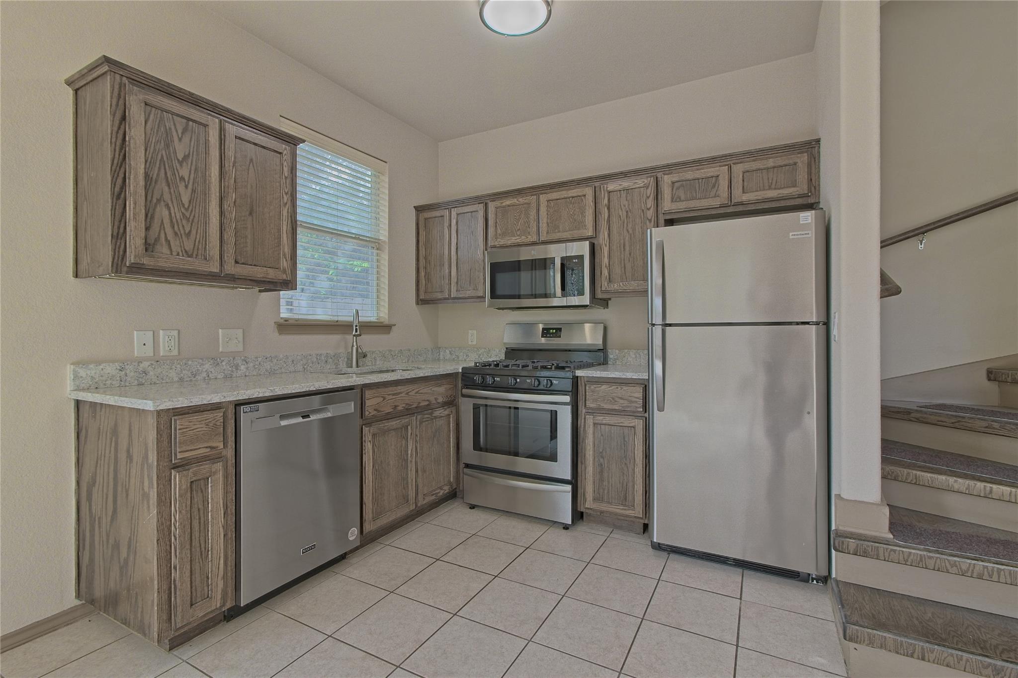 2903 Whisper Oaks Rd D Property Photo 9