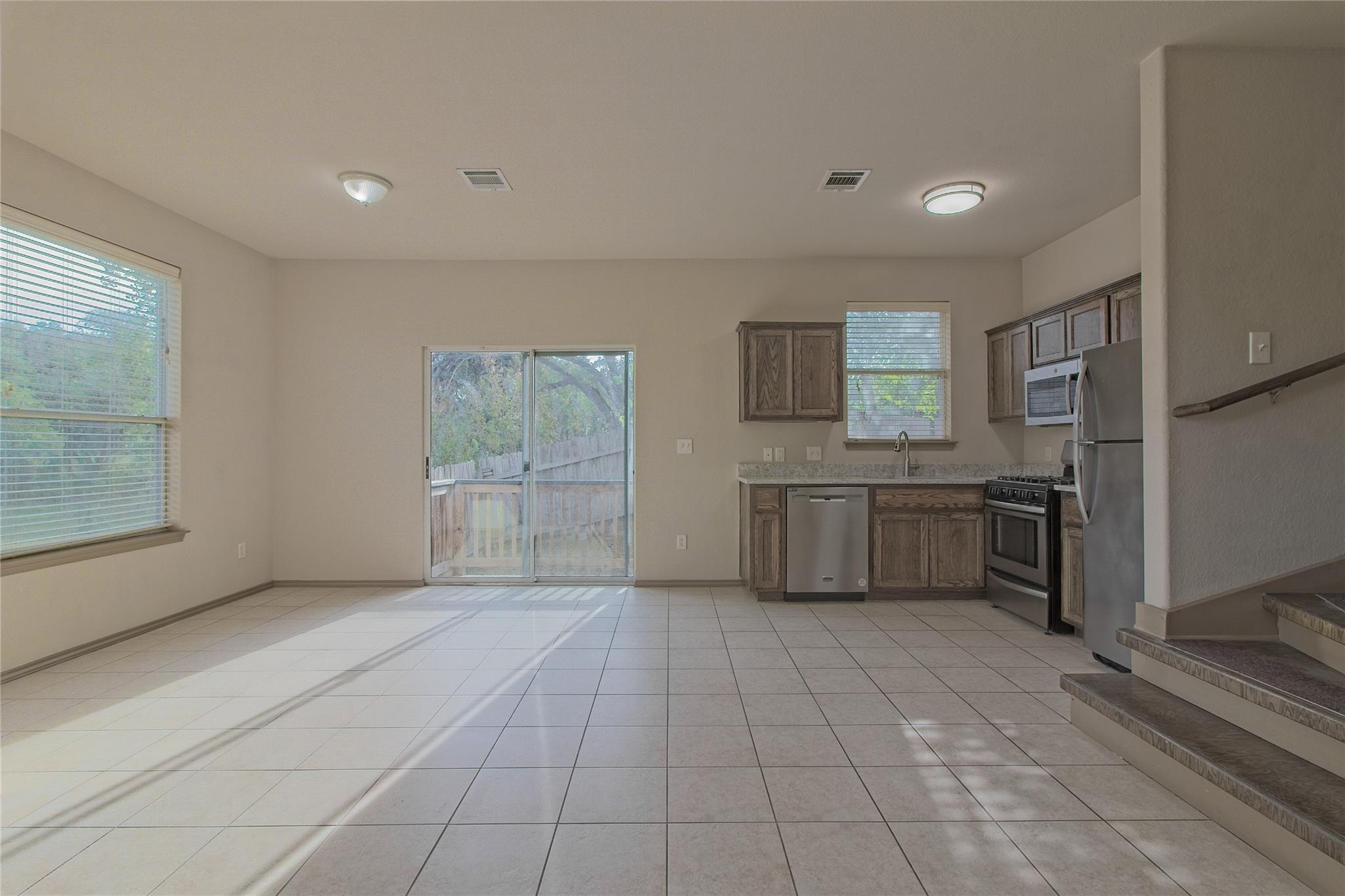 2903 Whisper Oaks Rd D Property Photo 13