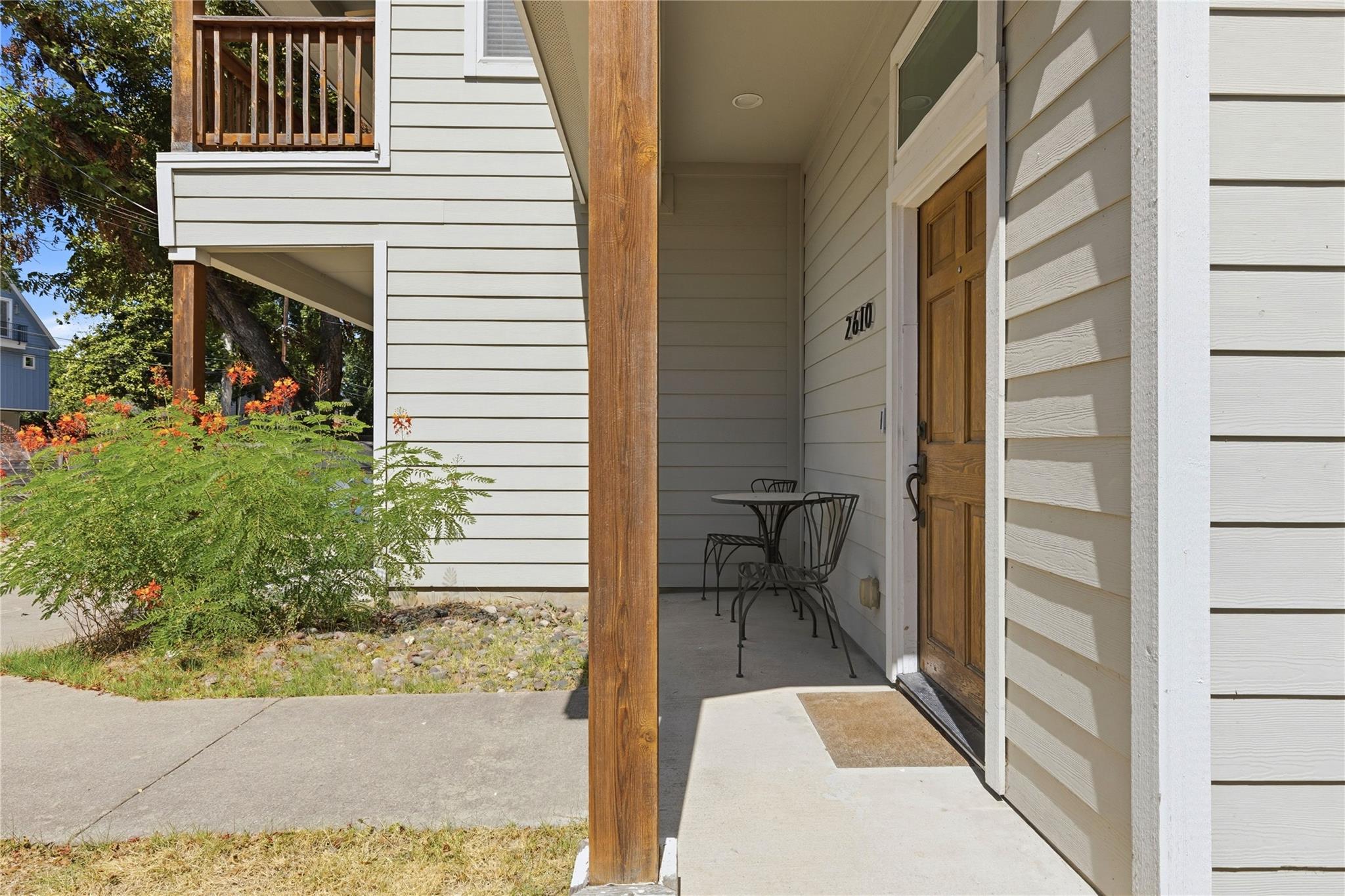 2610 Hidalgo St Property Photo 3