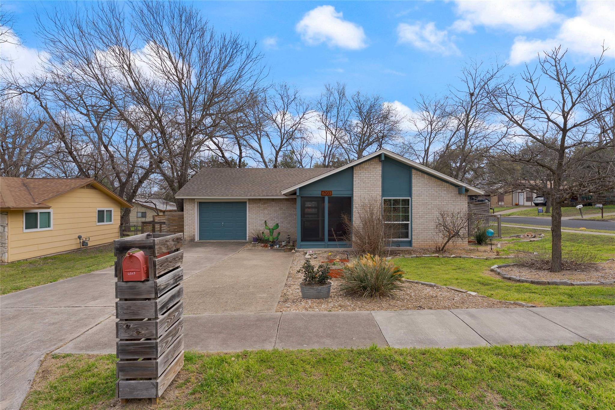 6203 Glen Meadow Dr Property Photo