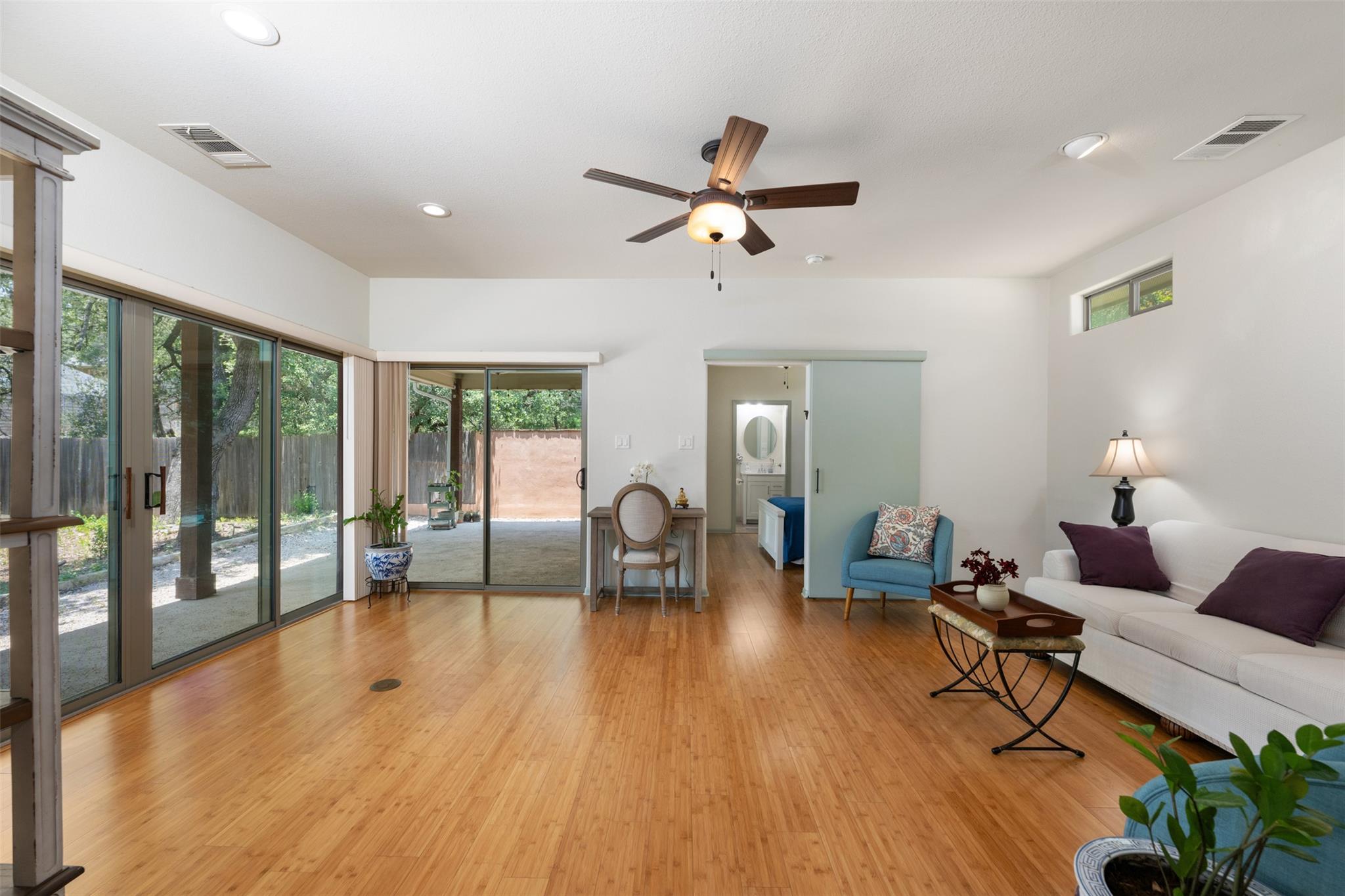 1312 S Quinlan Park Rd Property Photo 6
