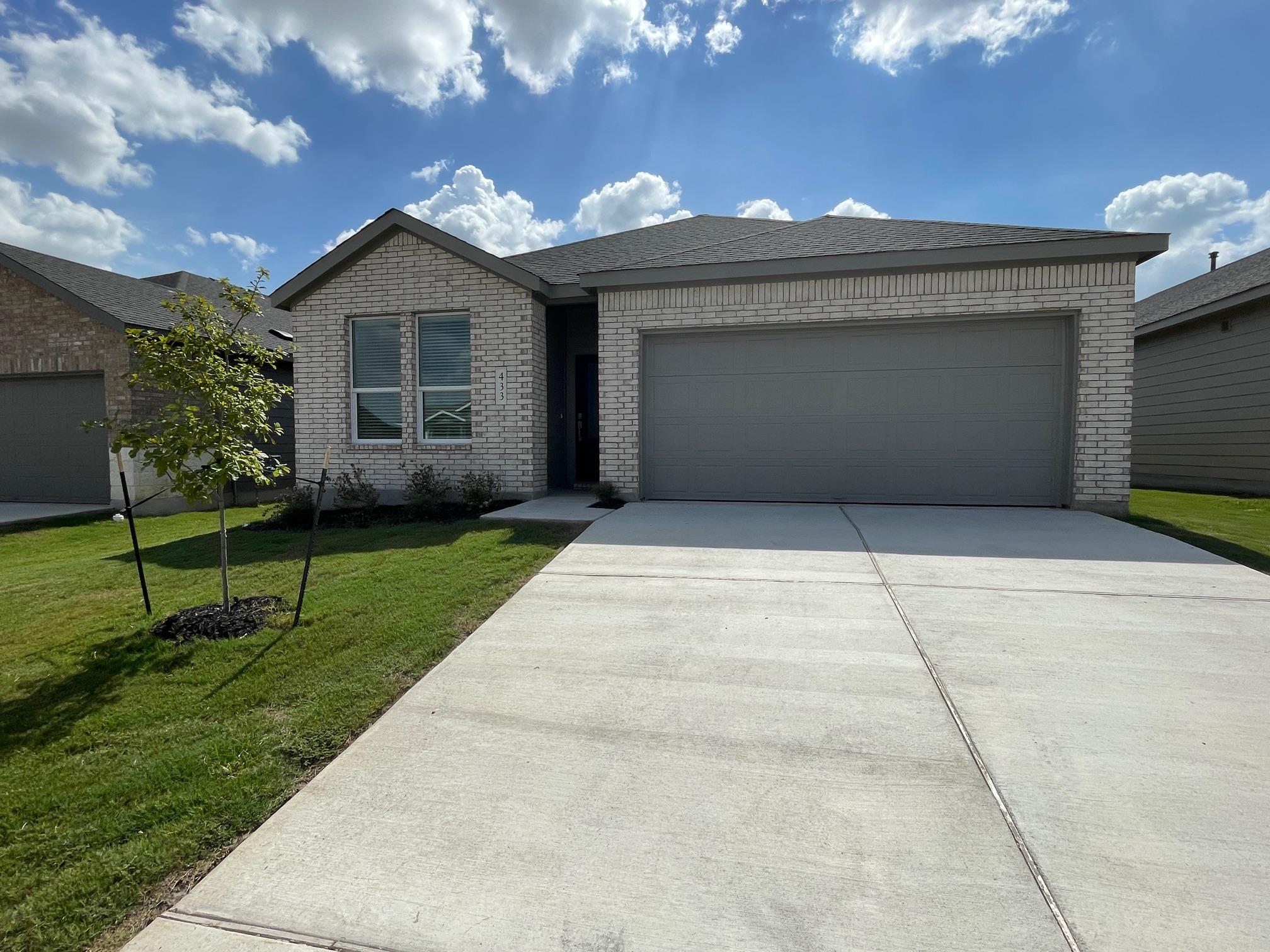 433 Sormonne Loop Property Photo 1