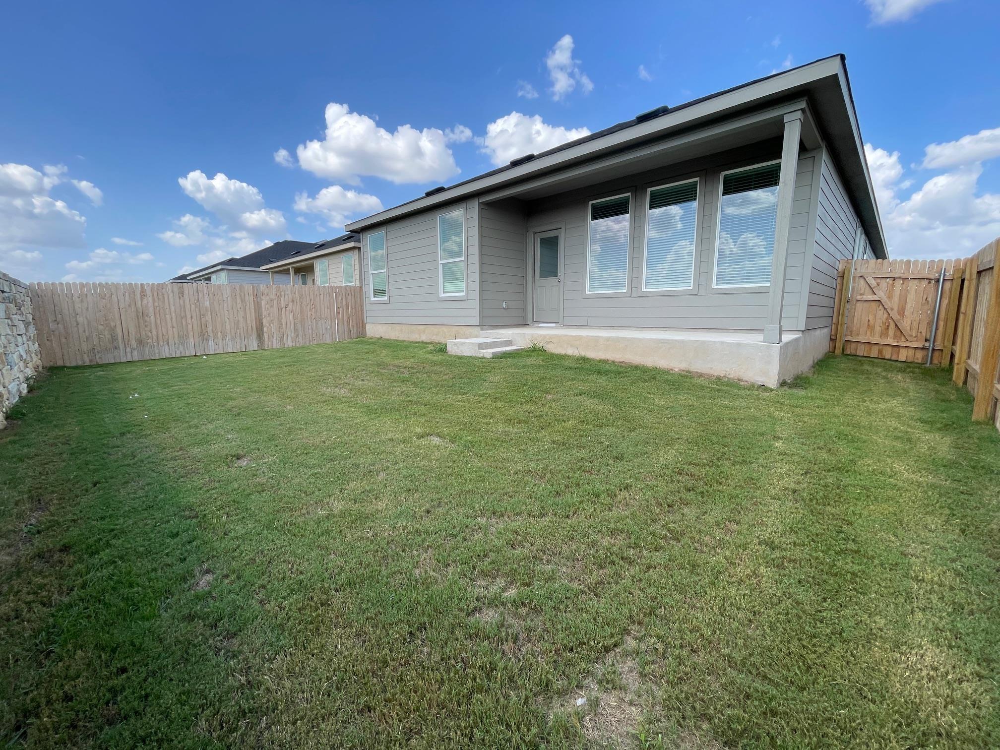 433 Sormonne Loop Property Photo 6