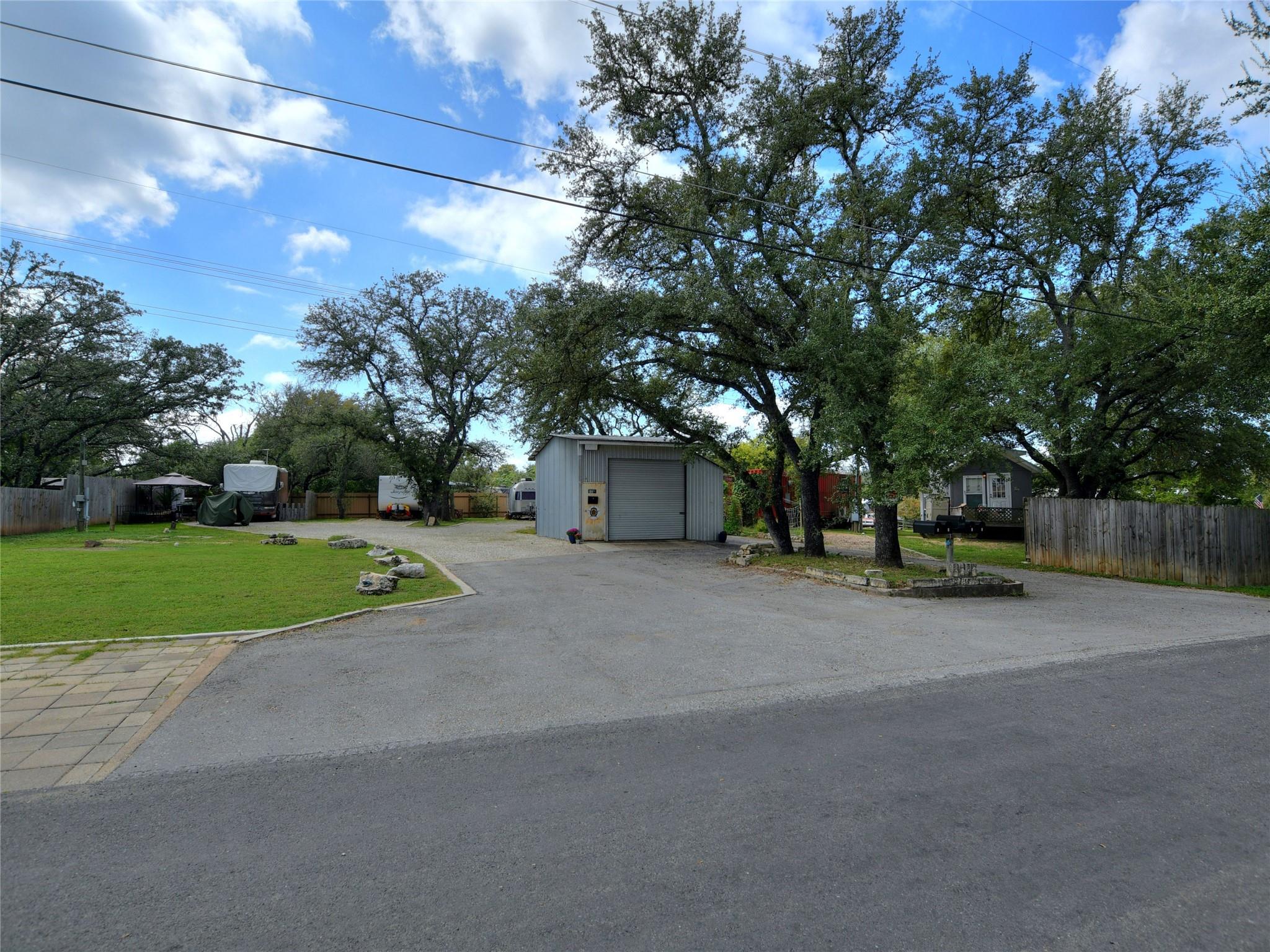1605 Lancer Ln Property Photo 15