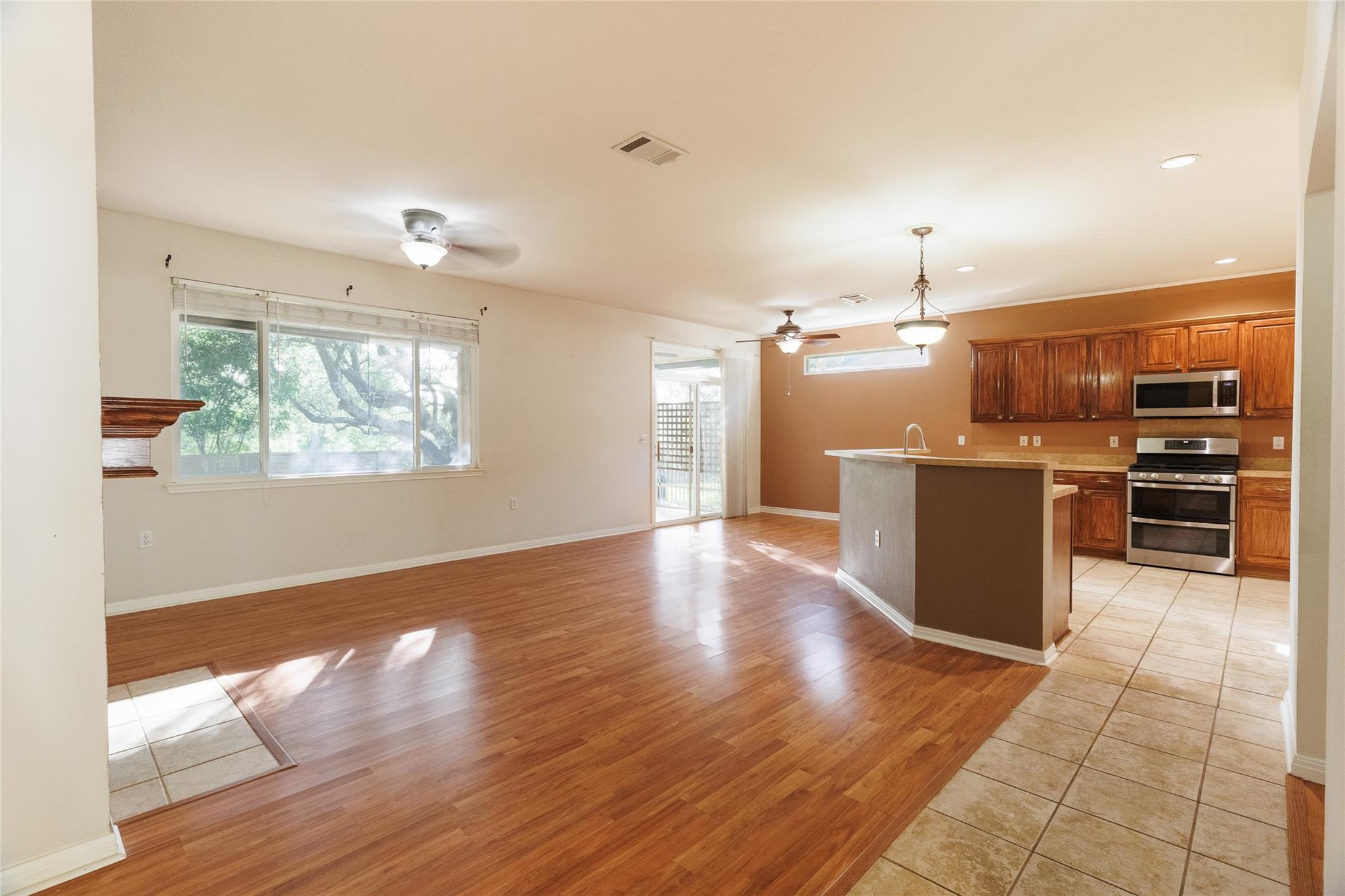 225 Red Poppy Trl Property Photo 6